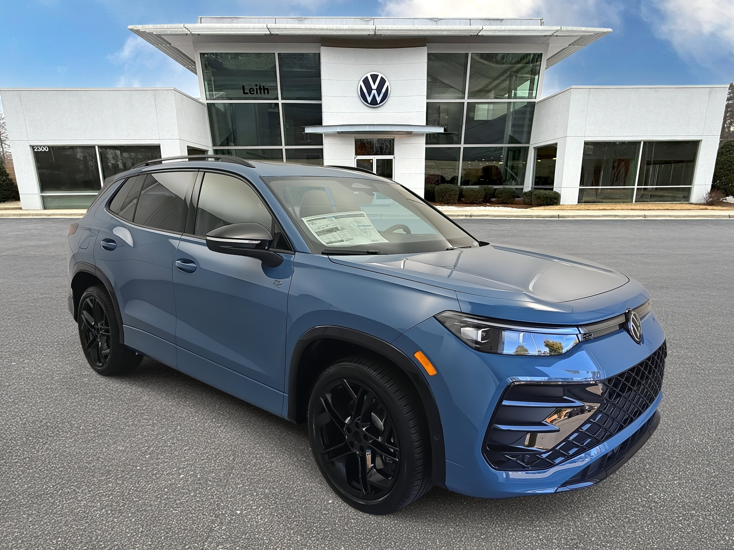 2026 Volkswagen Tiguan Comfortline R-Line Black