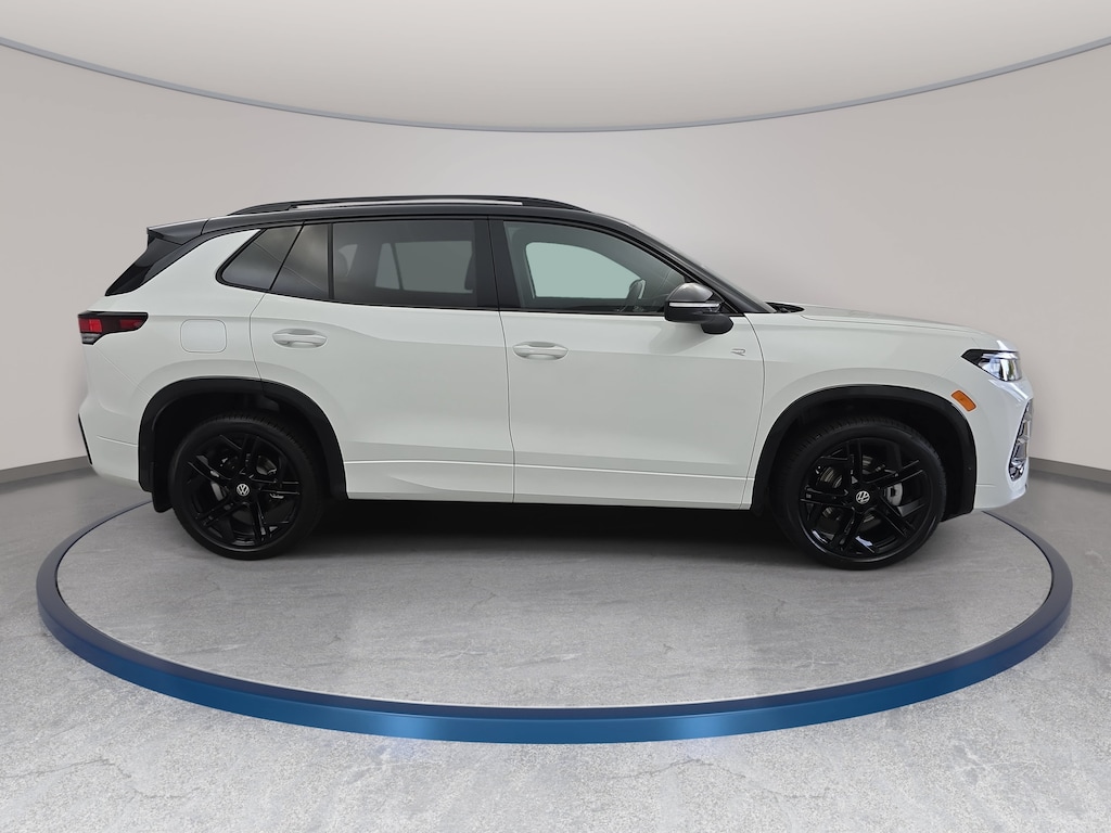 New 2026 Volkswagen Tiguan SE R-Line Black SUV
