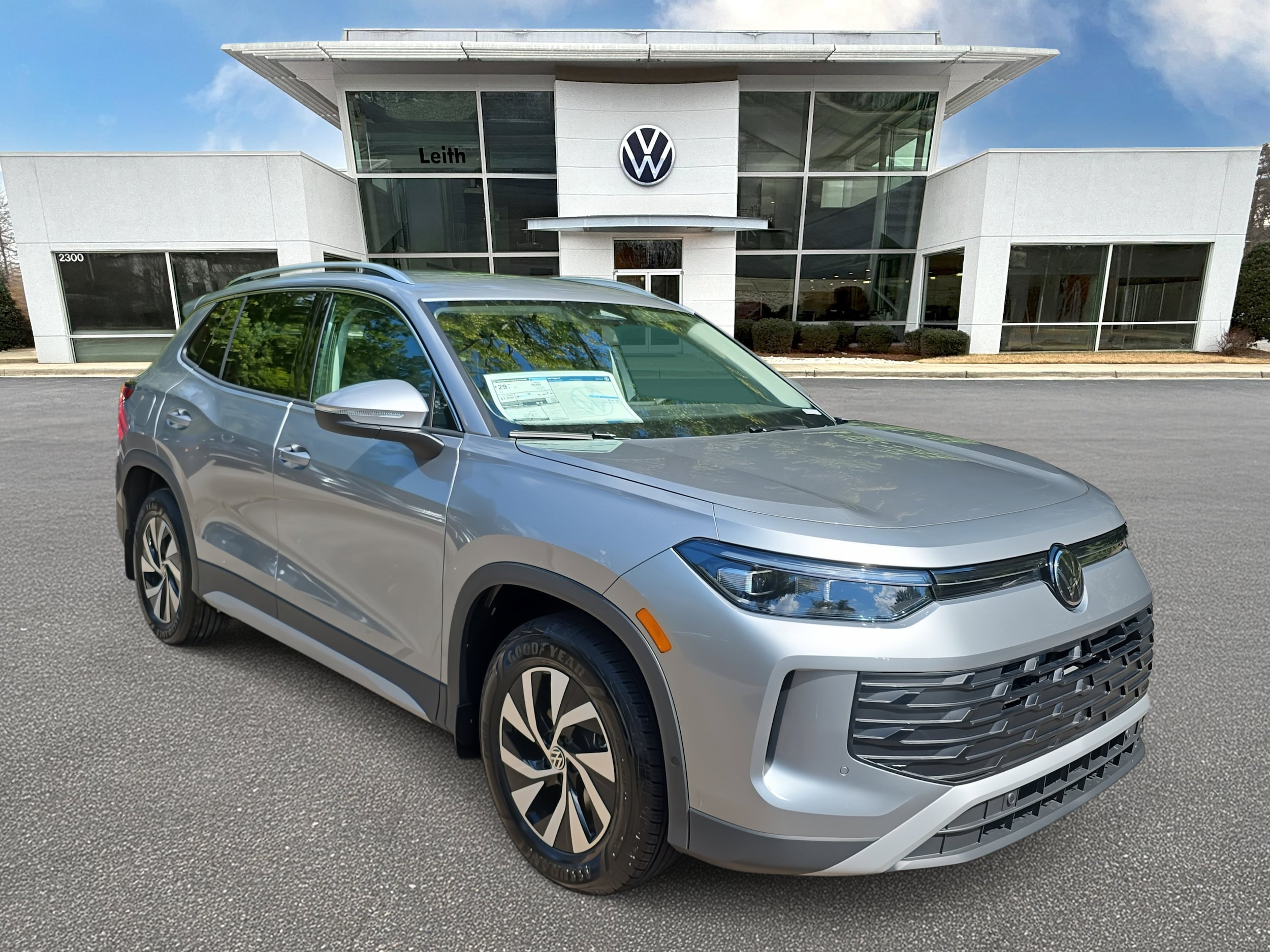 2025 Volkswagen Tiguan S's photo