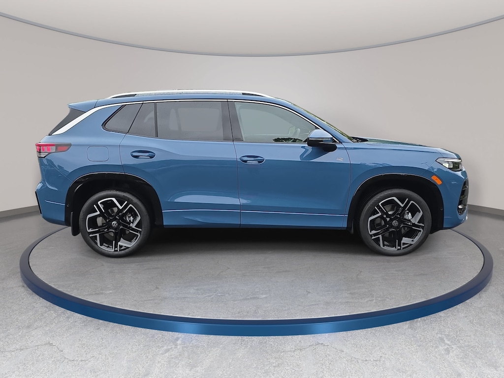 New 2026 Volkswagen Tiguan SEL R-Line Turbo SUV