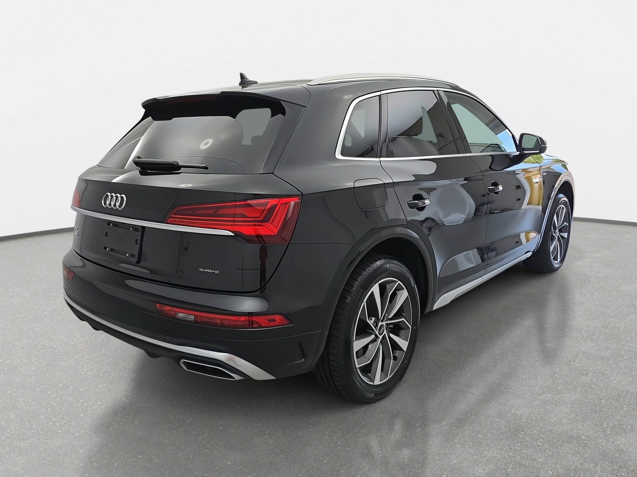 2022 Audi Q5 45 S line Premium photo 2