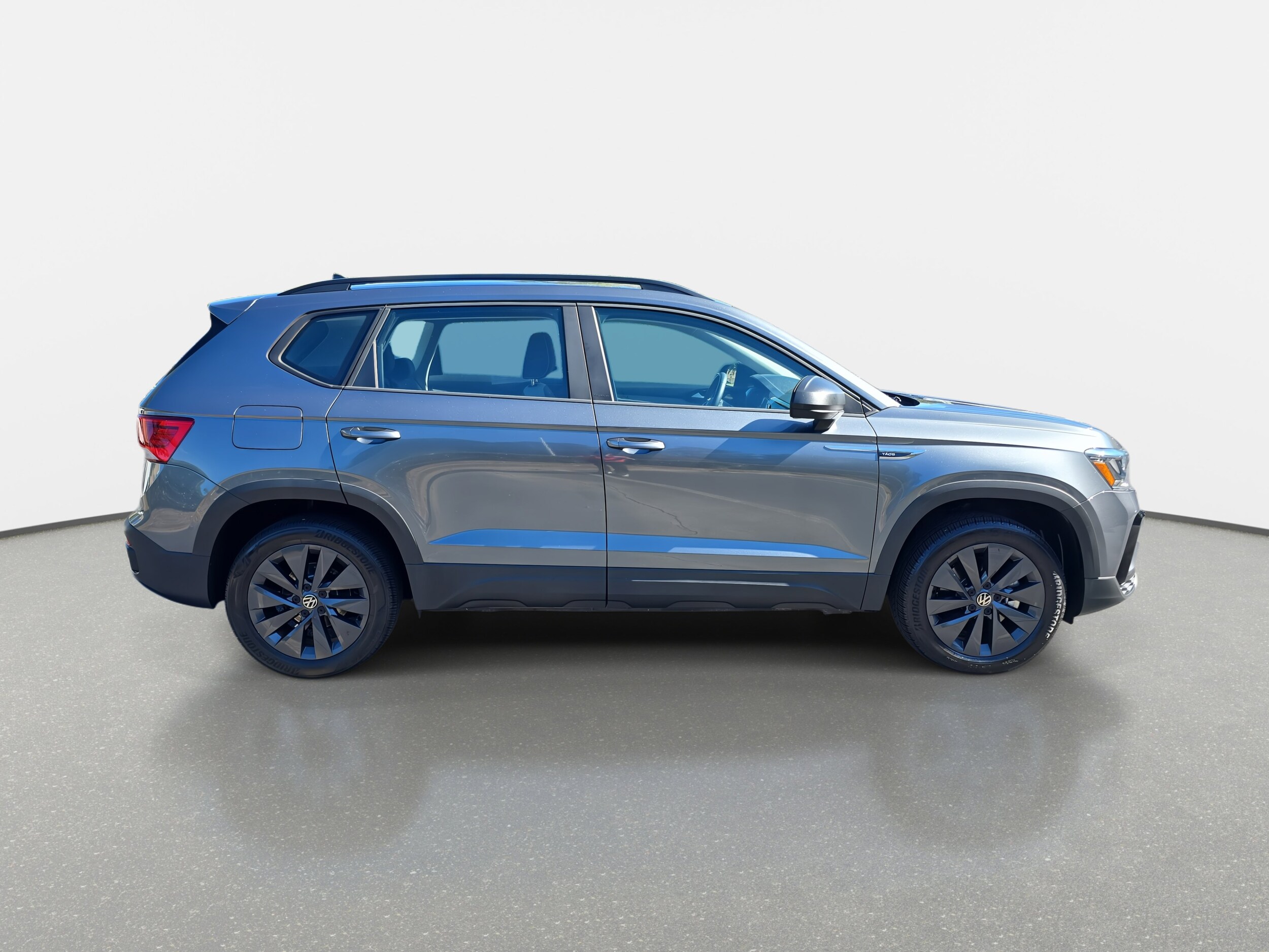 2023 Volkswagen Taos S photo 2