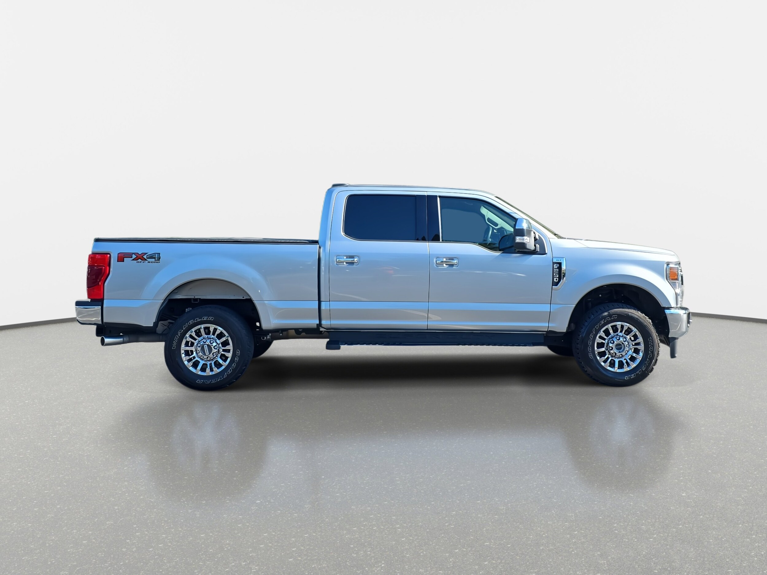 2022 Ford F-250 XLT photo 2