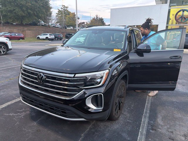 Used 2024 Volkswagen Atlas 2.0T SE w/Technology SUV