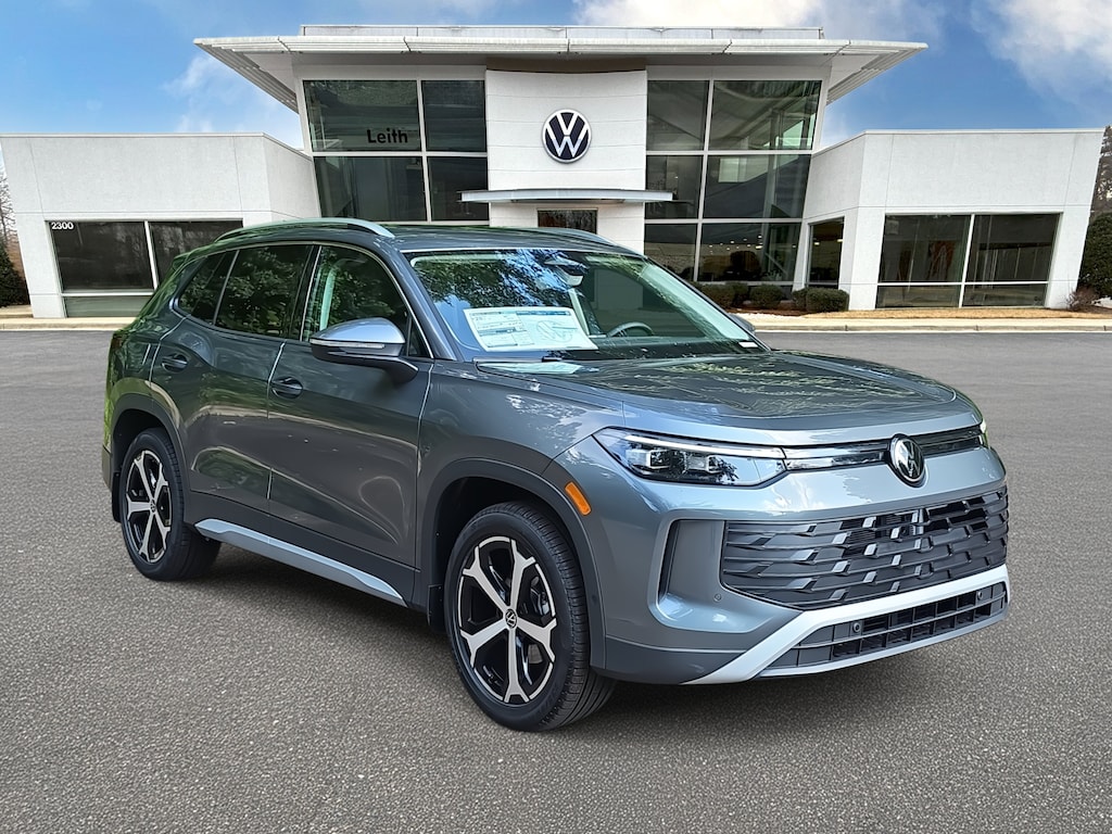 New 2025 Volkswagen Tiguan 2.0T SE SUV