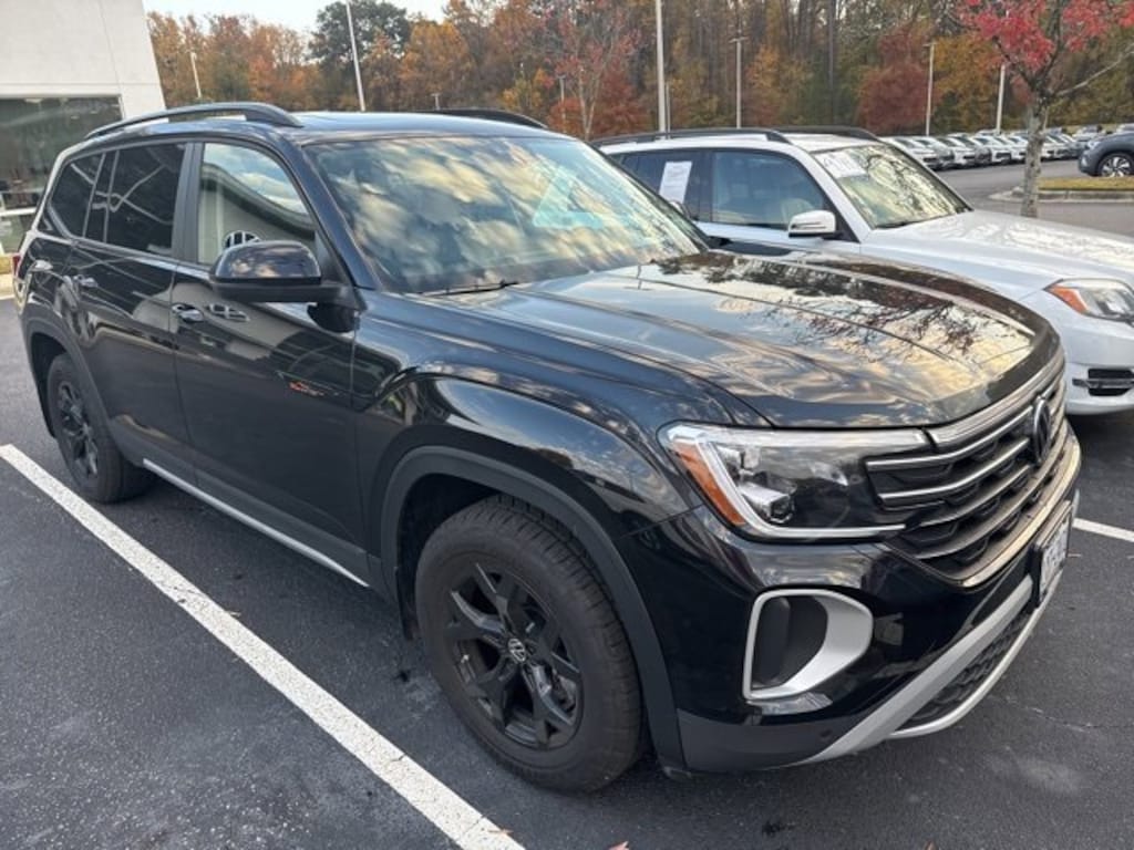 Used 2025 Volkswagen Atlas 2.0T Peak Edition SUV