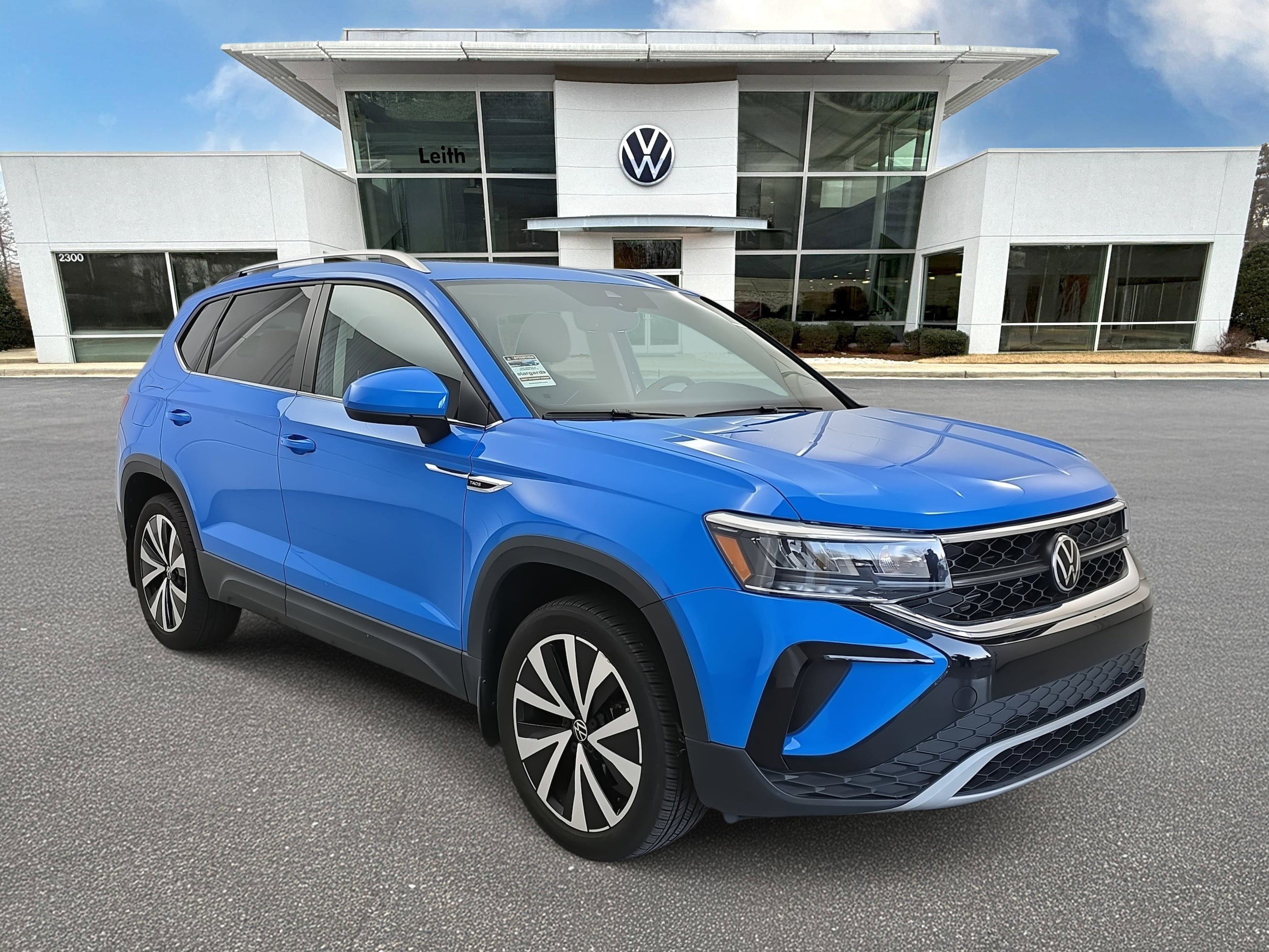 2023 Volkswagen Taos SE's photo