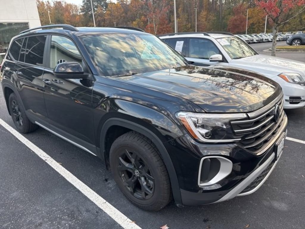 Used 2025 Volkswagen Atlas 2.0T Peak Edition SUV