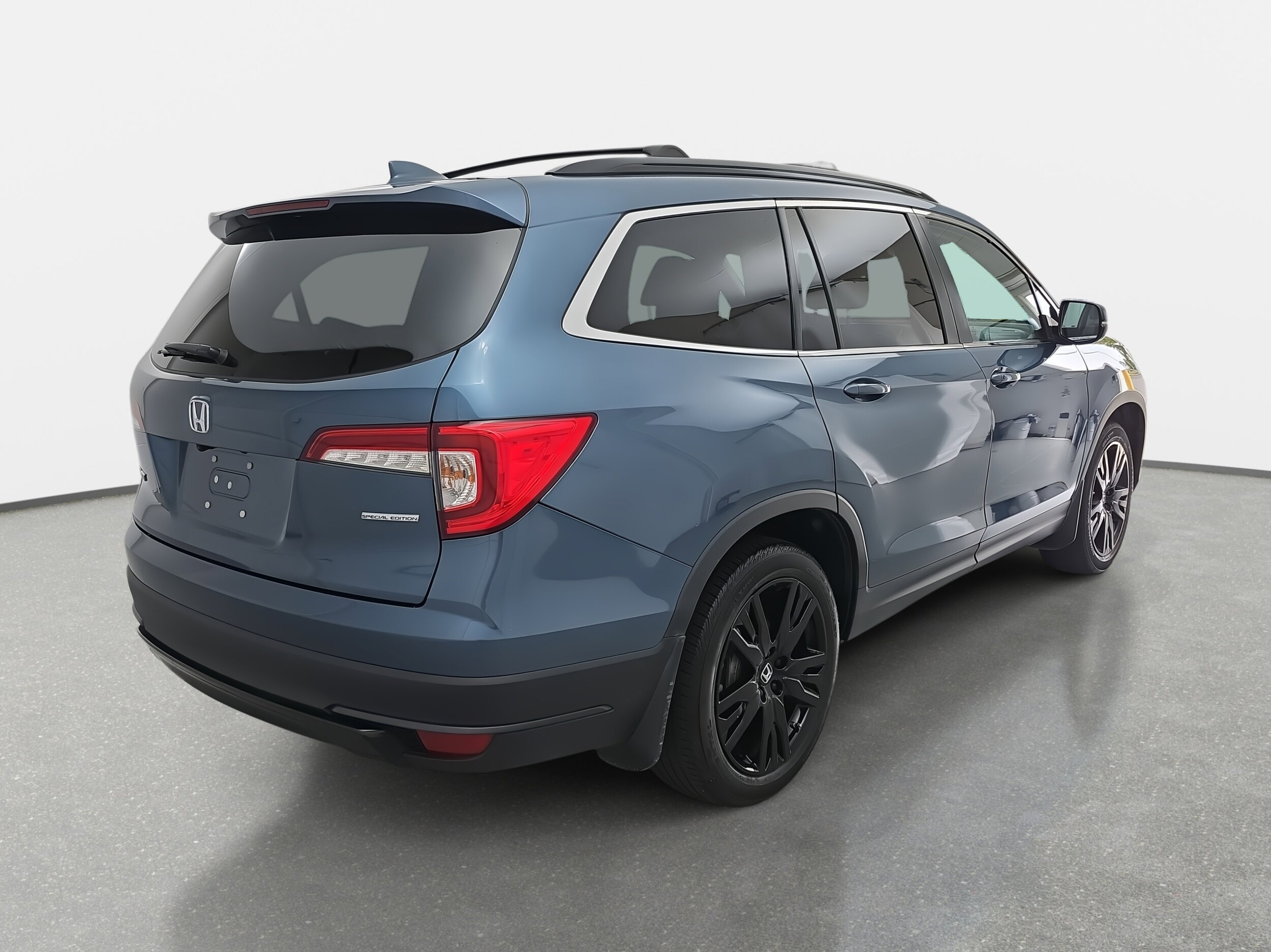 2021 Honda Pilot Special Edition photo 3
