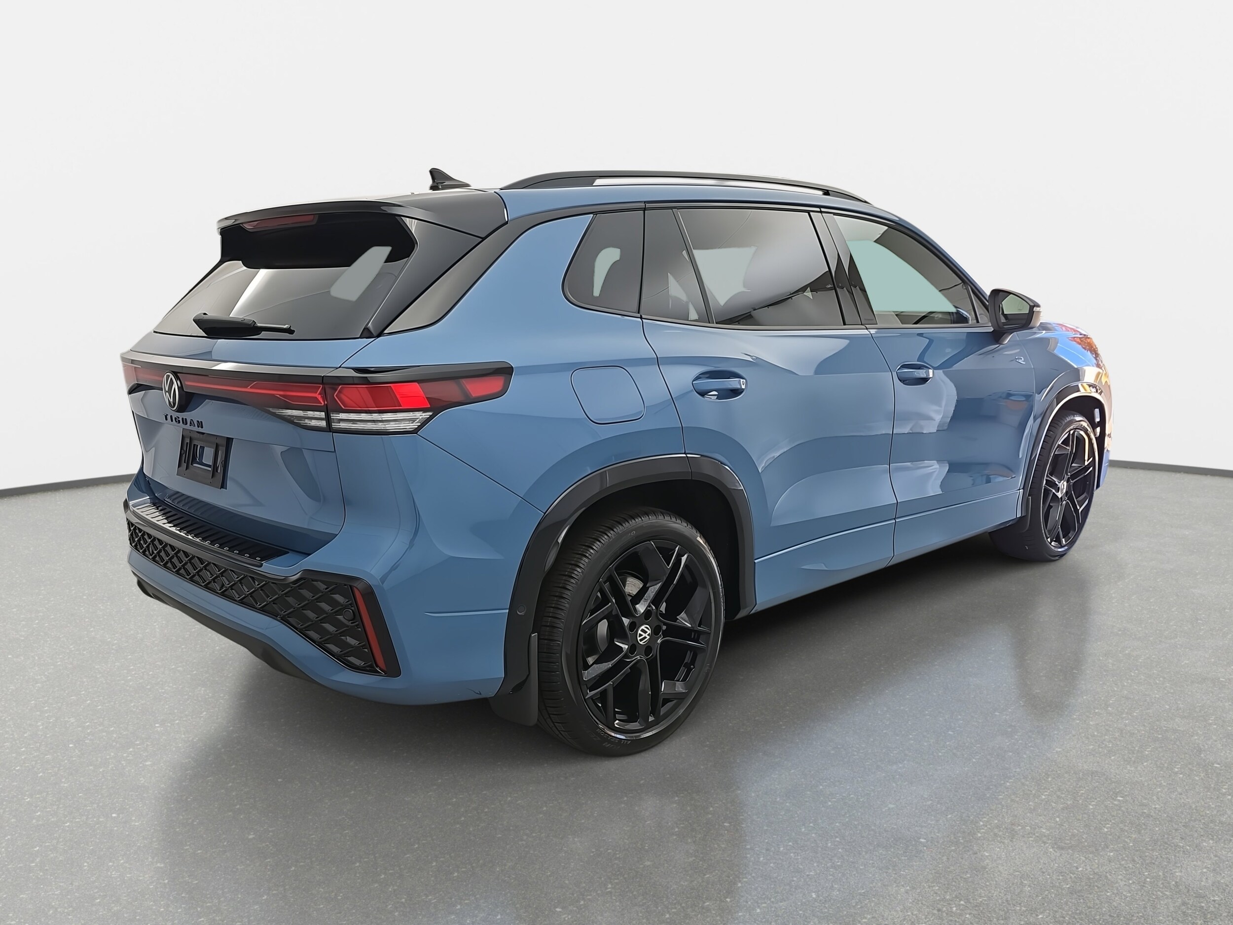 2026 Volkswagen Tiguan SE R-Line Black photo 3