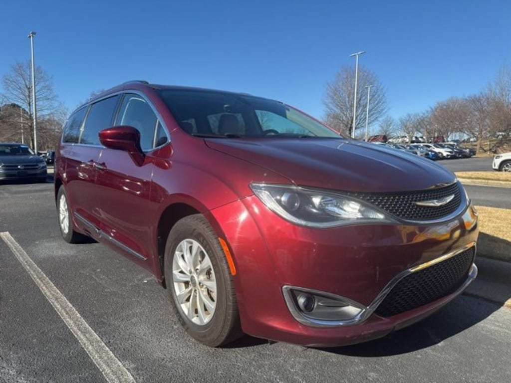Used 2019 Chrysler Pacifica Touring L Van Passenger Van