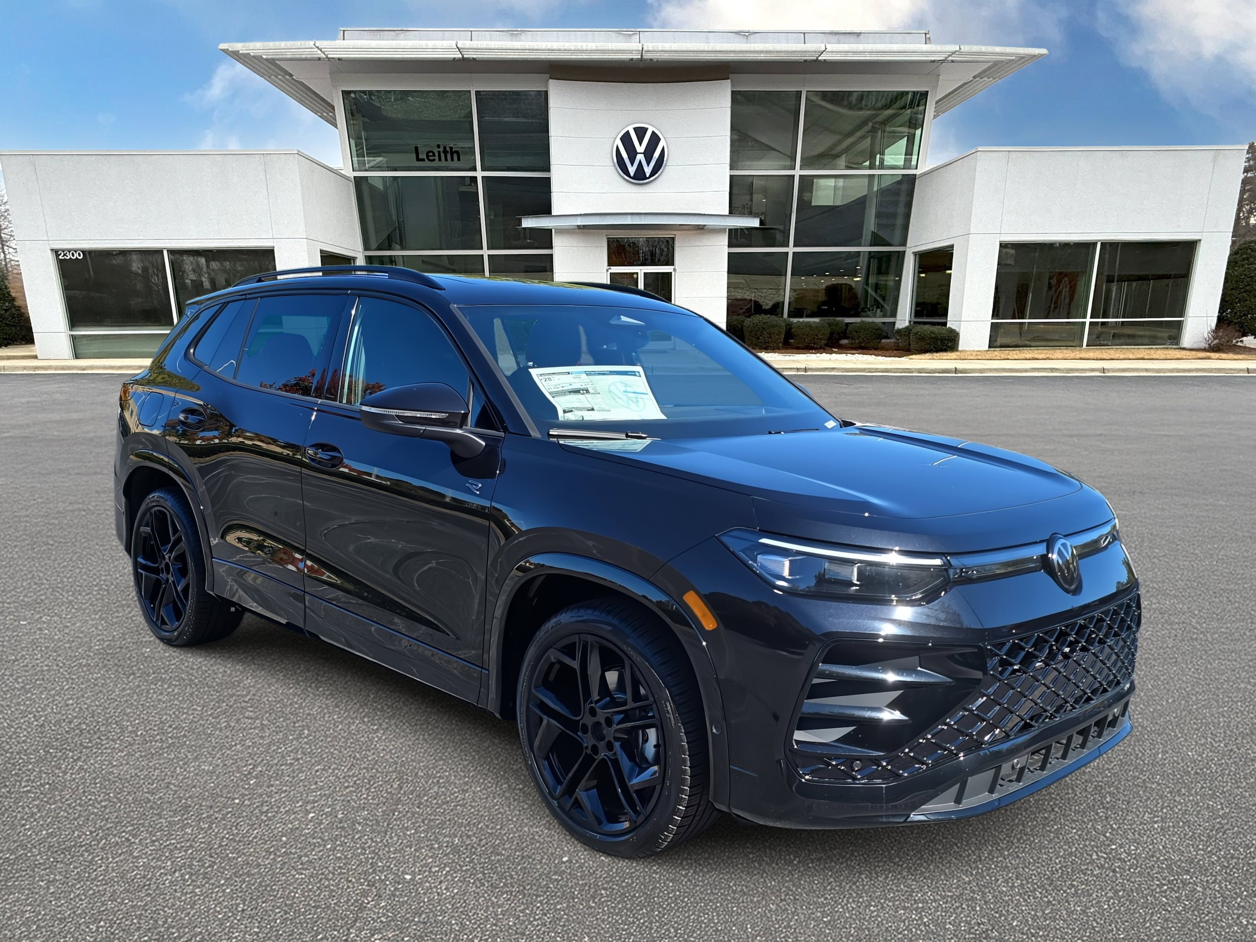 2026 Volkswagen Tiguan SE R-LINE BLACK's photo