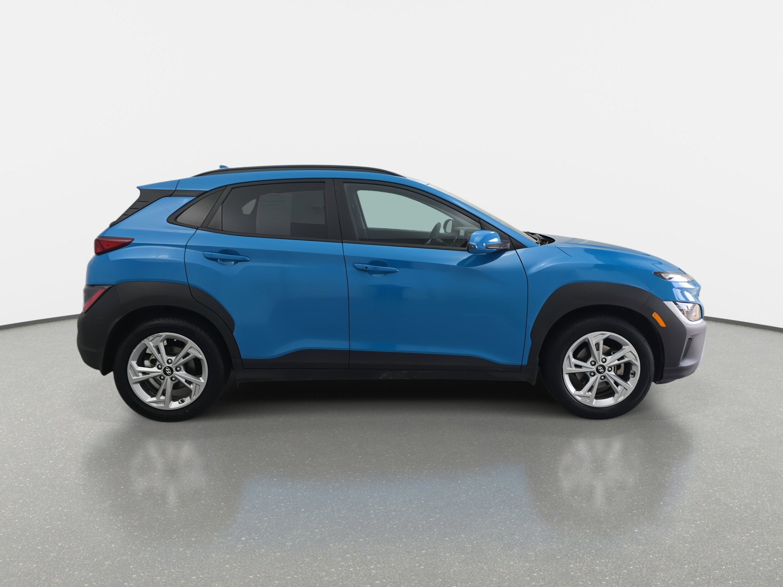 2022 Hyundai Kona SEL photo 2