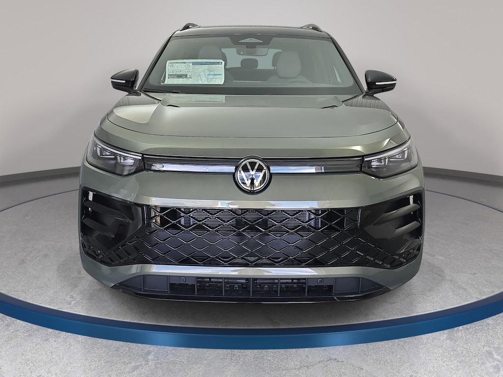 New 2026 Volkswagen Tiguan 2.0T SE R-Line Black SUV