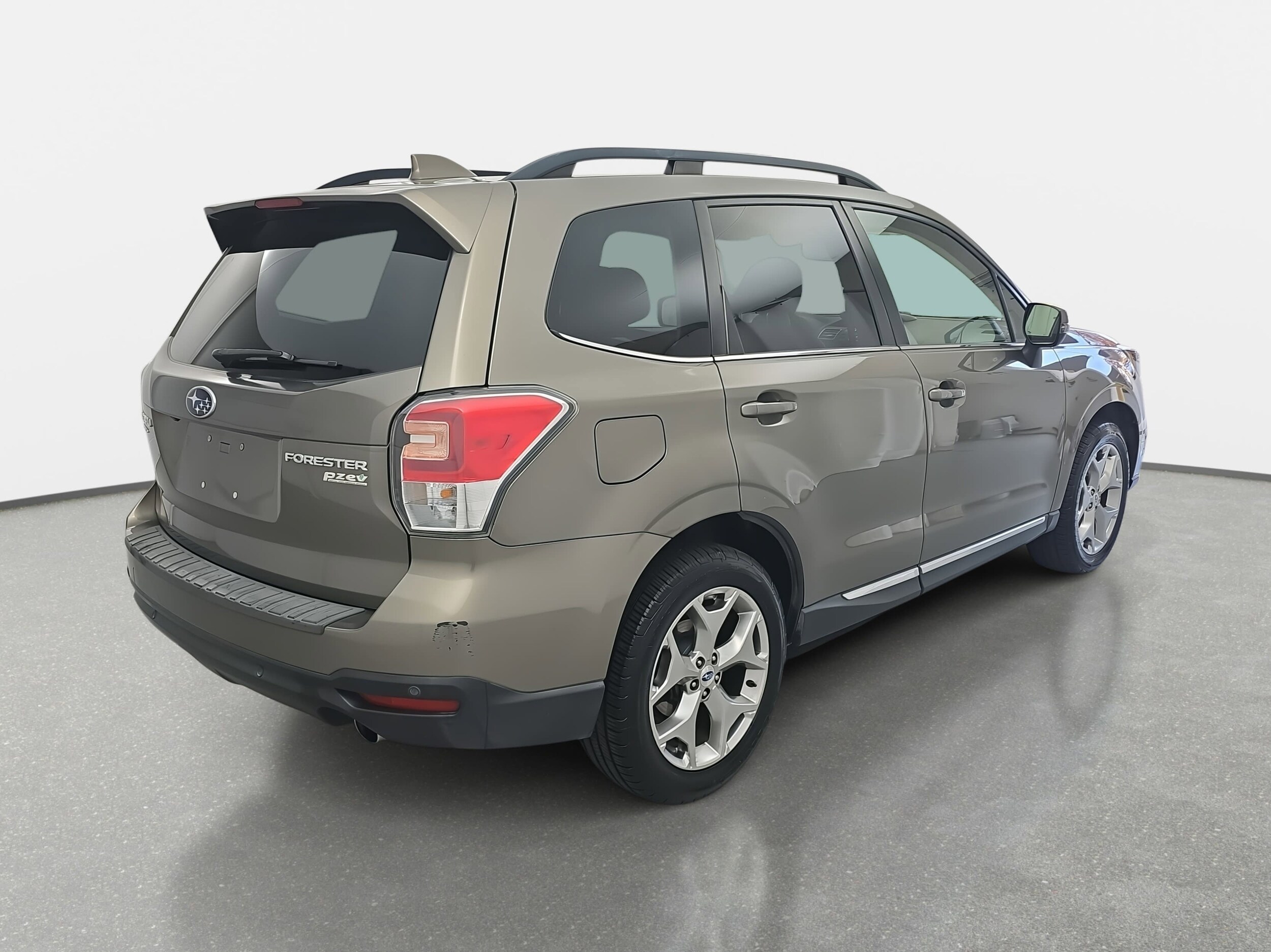 2017 Subaru Forester 2.5i Touring photo 3