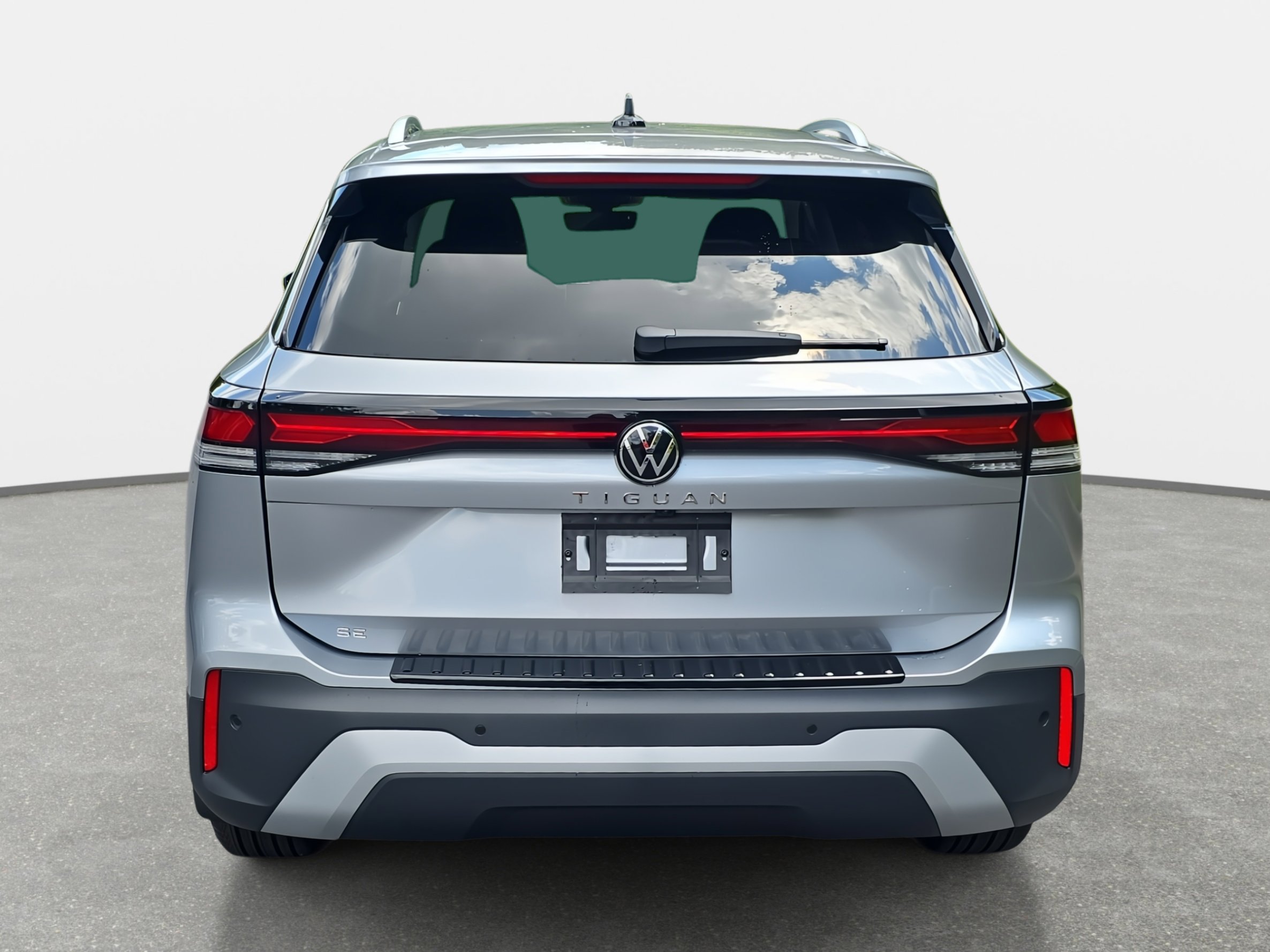 2025 Volkswagen Tiguan SE photo 4