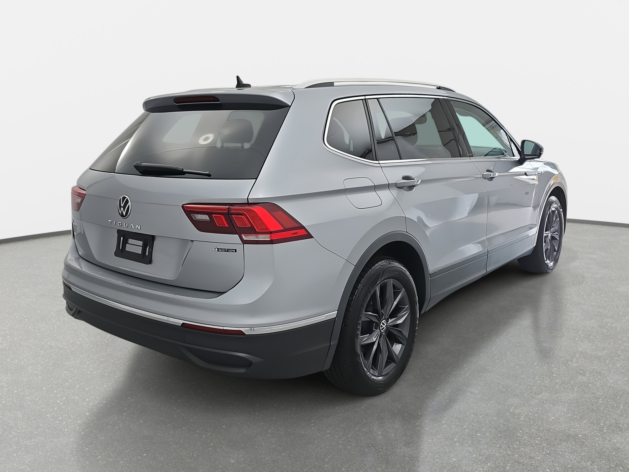 2022 Volkswagen Tiguan SE photo 2