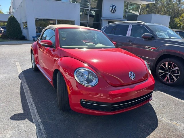 2014 Volkswagen Beetle TDI Convertible photo 2