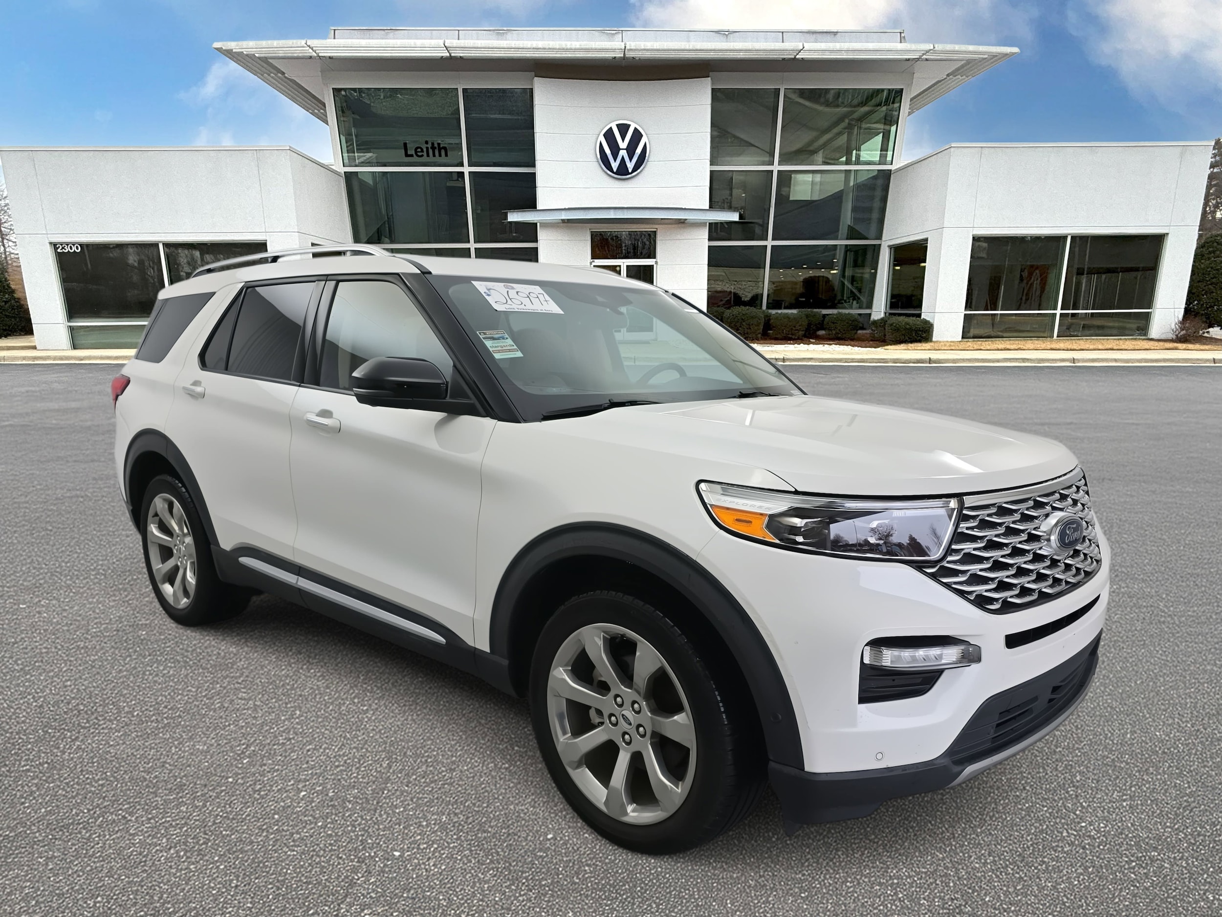 2020 Ford Explorer Platinum's photo