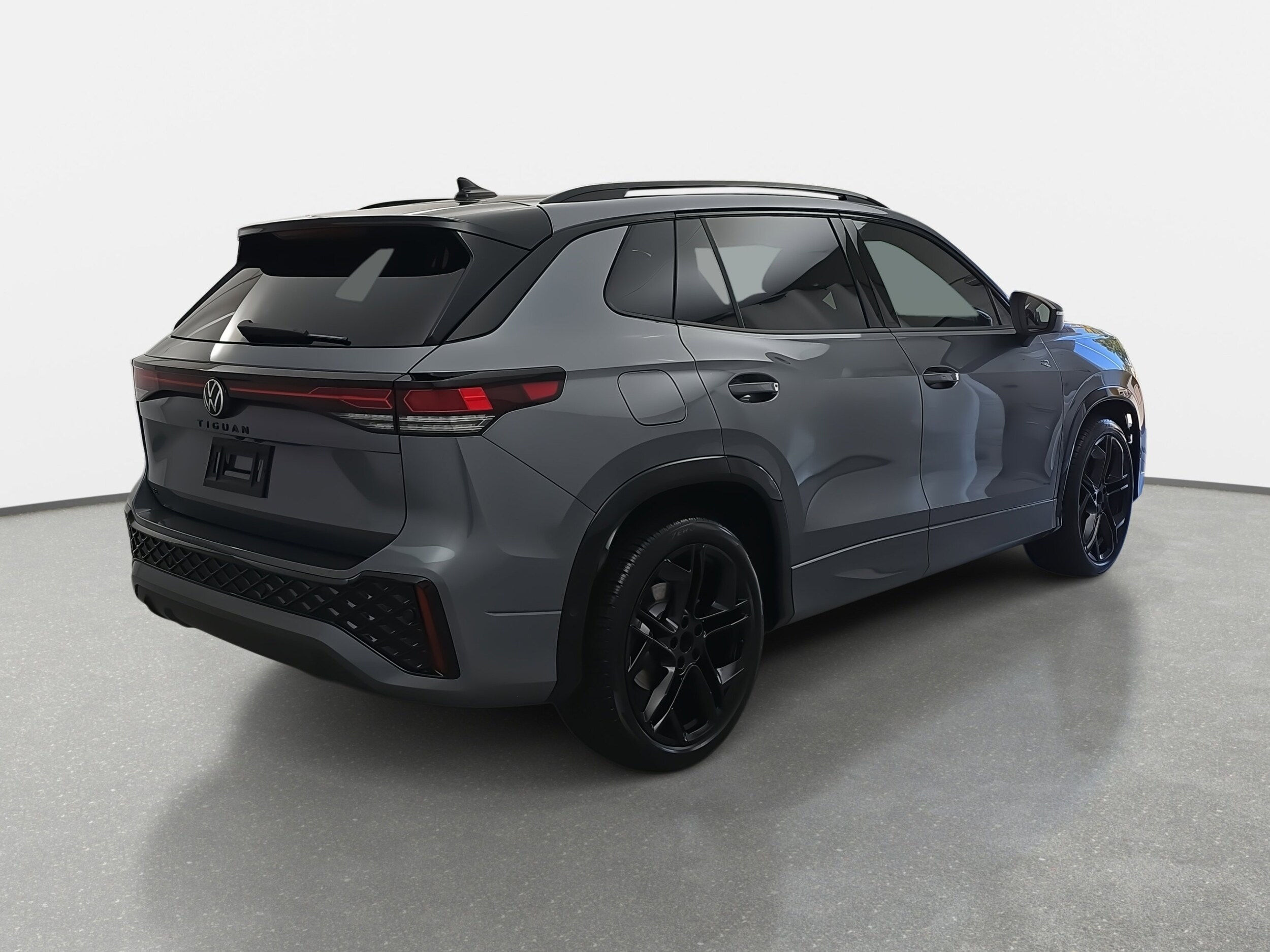 2026 Volkswagen Tiguan SE R-Line Black photo 3