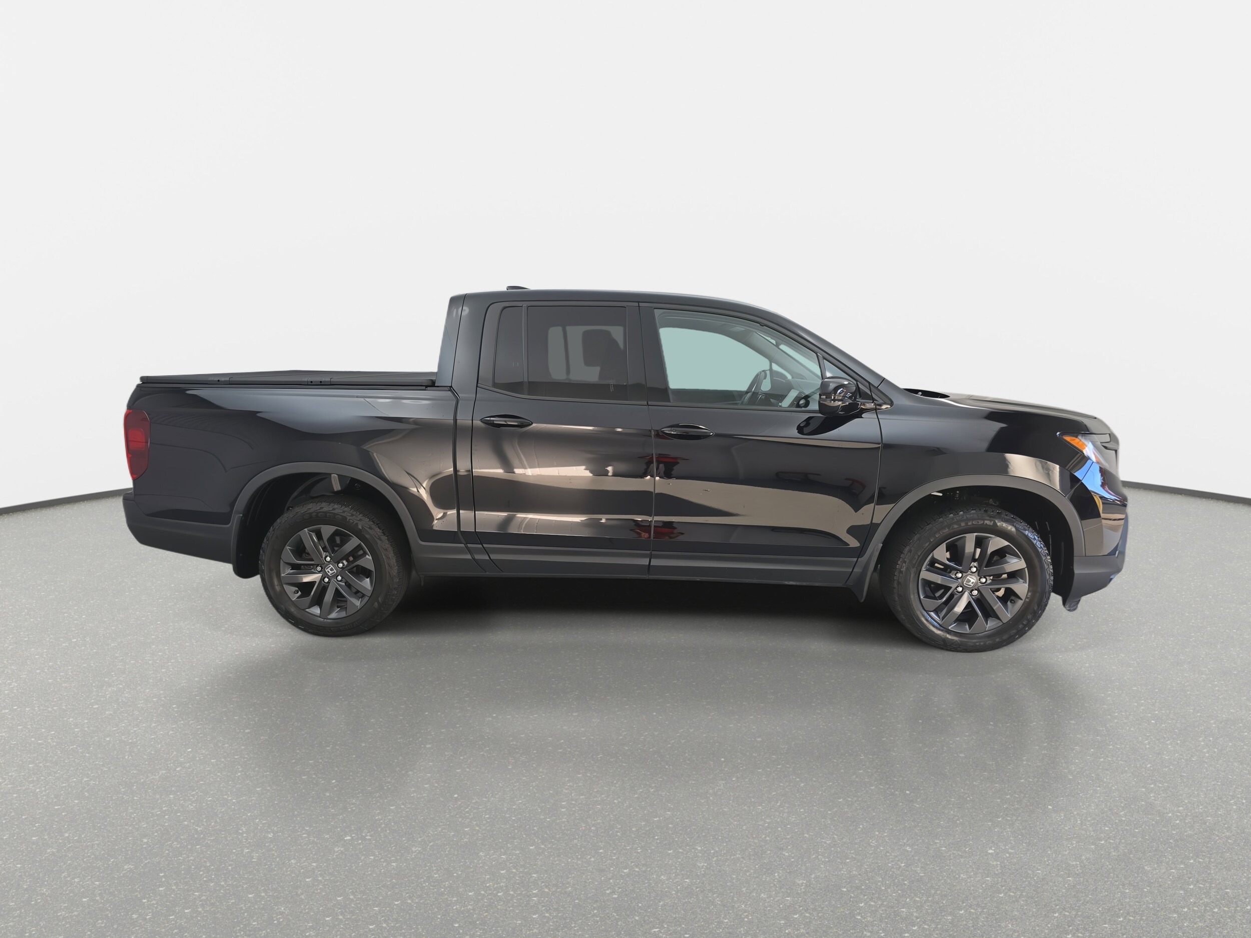 2023 Honda Ridgeline Sport photo 2