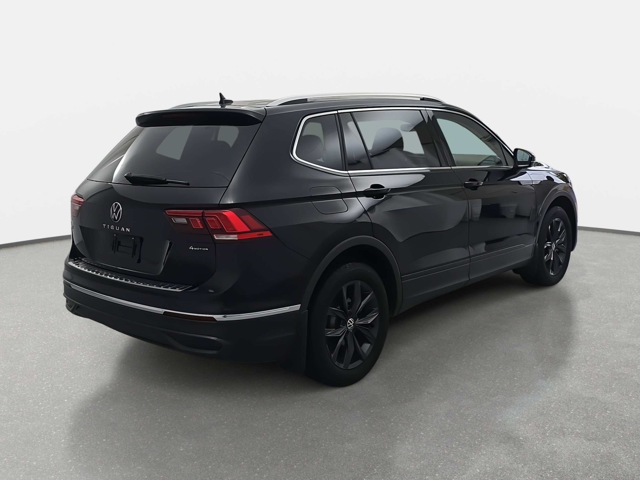 2024 Volkswagen Tiguan SE photo 2