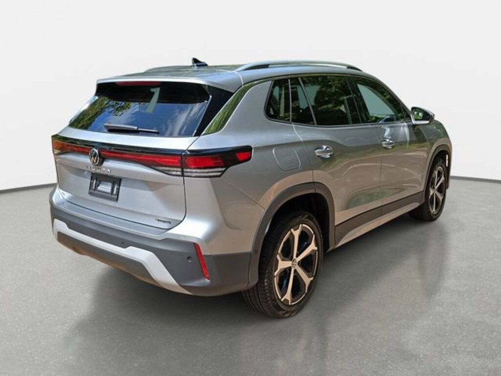 Used 2025 Volkswagen Tiguan 2.0T SE SUV