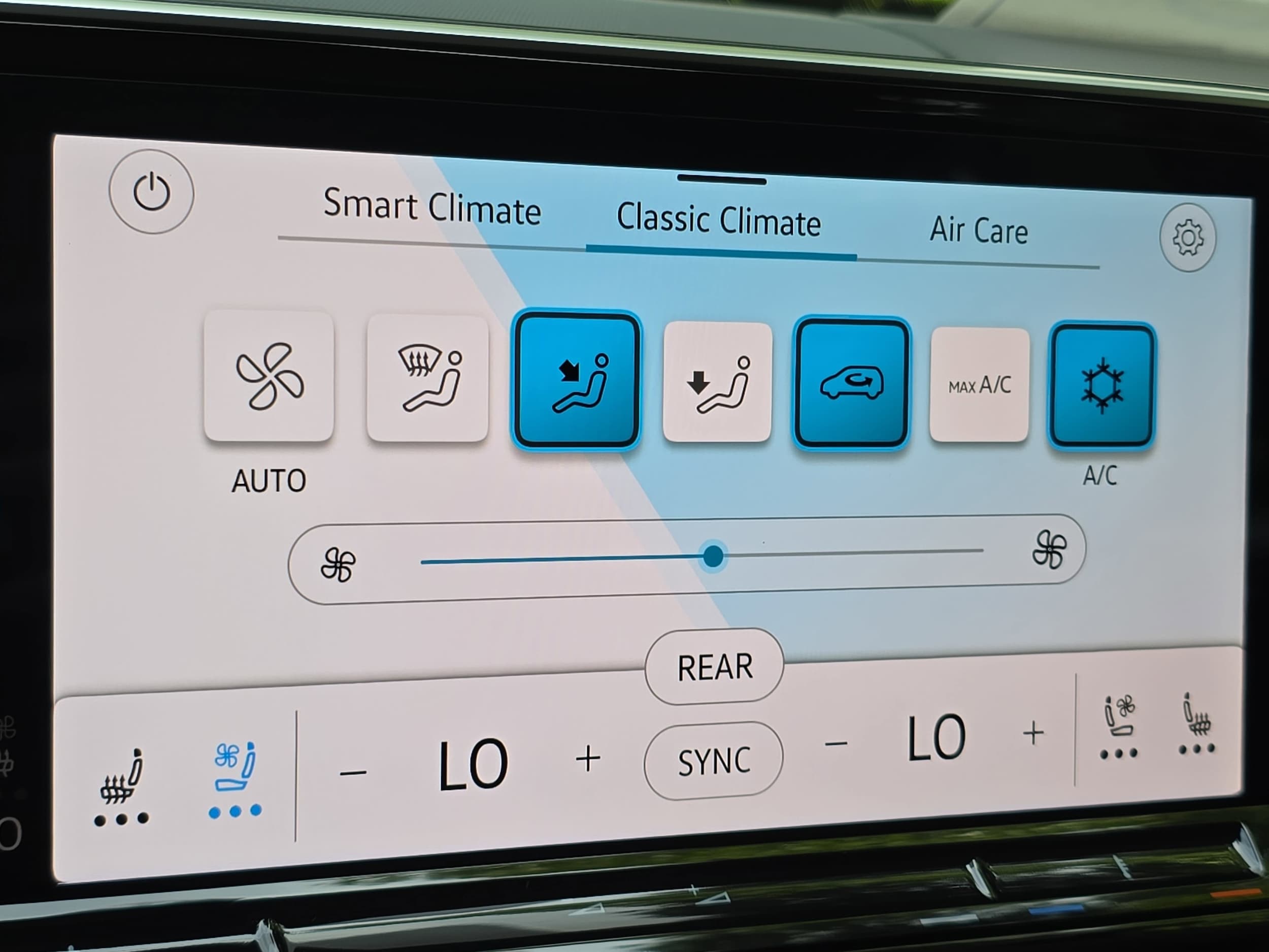 2026 Volkswagen Atlas SE - Photo 24