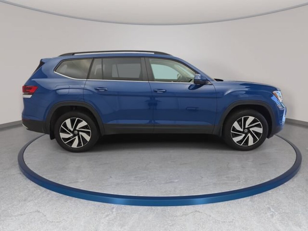 Used 2025 Volkswagen Atlas 2.0T SE w/Technology SUV