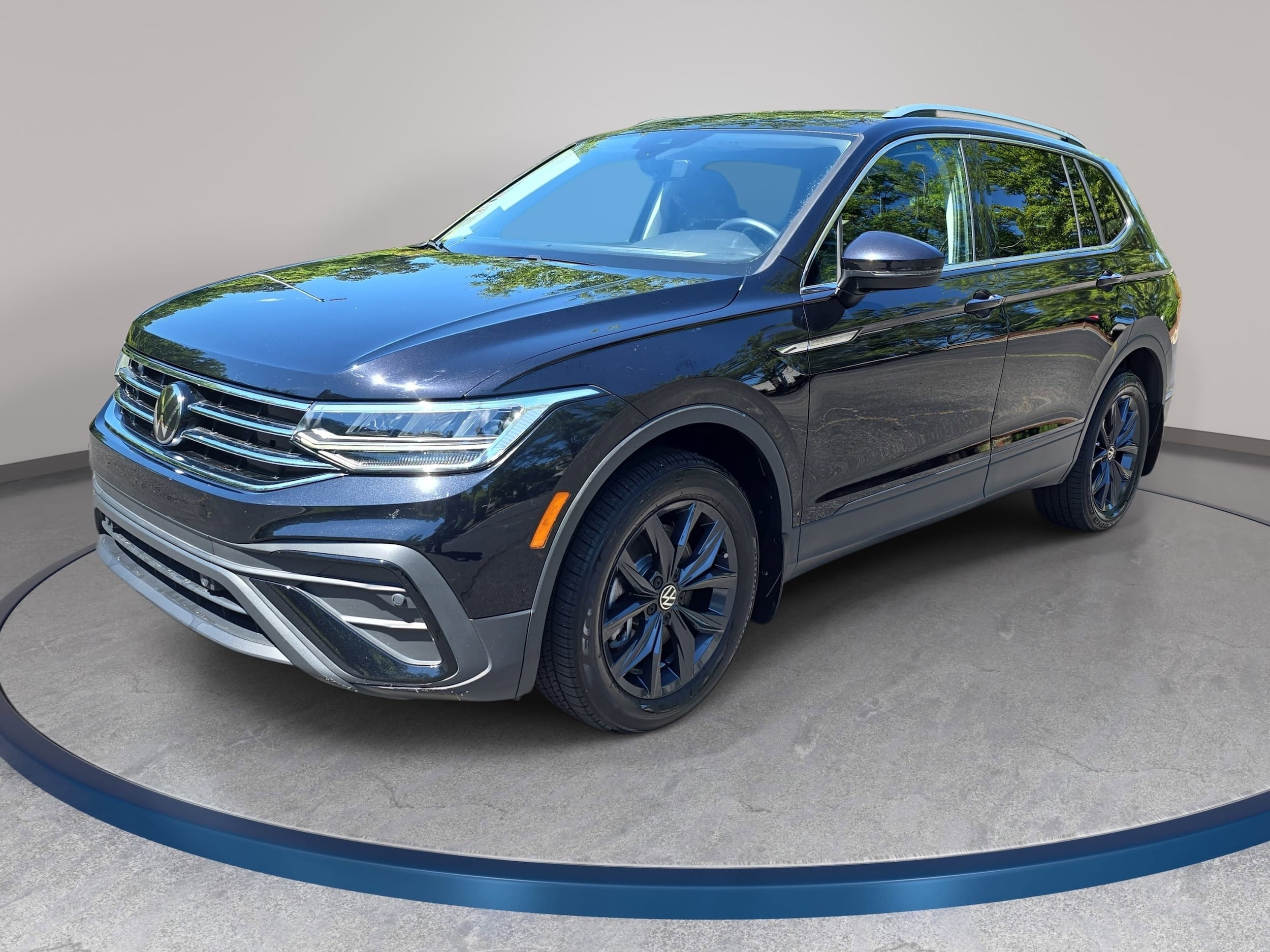 2024 Volkswagen Tiguan 2.0T SE's photo