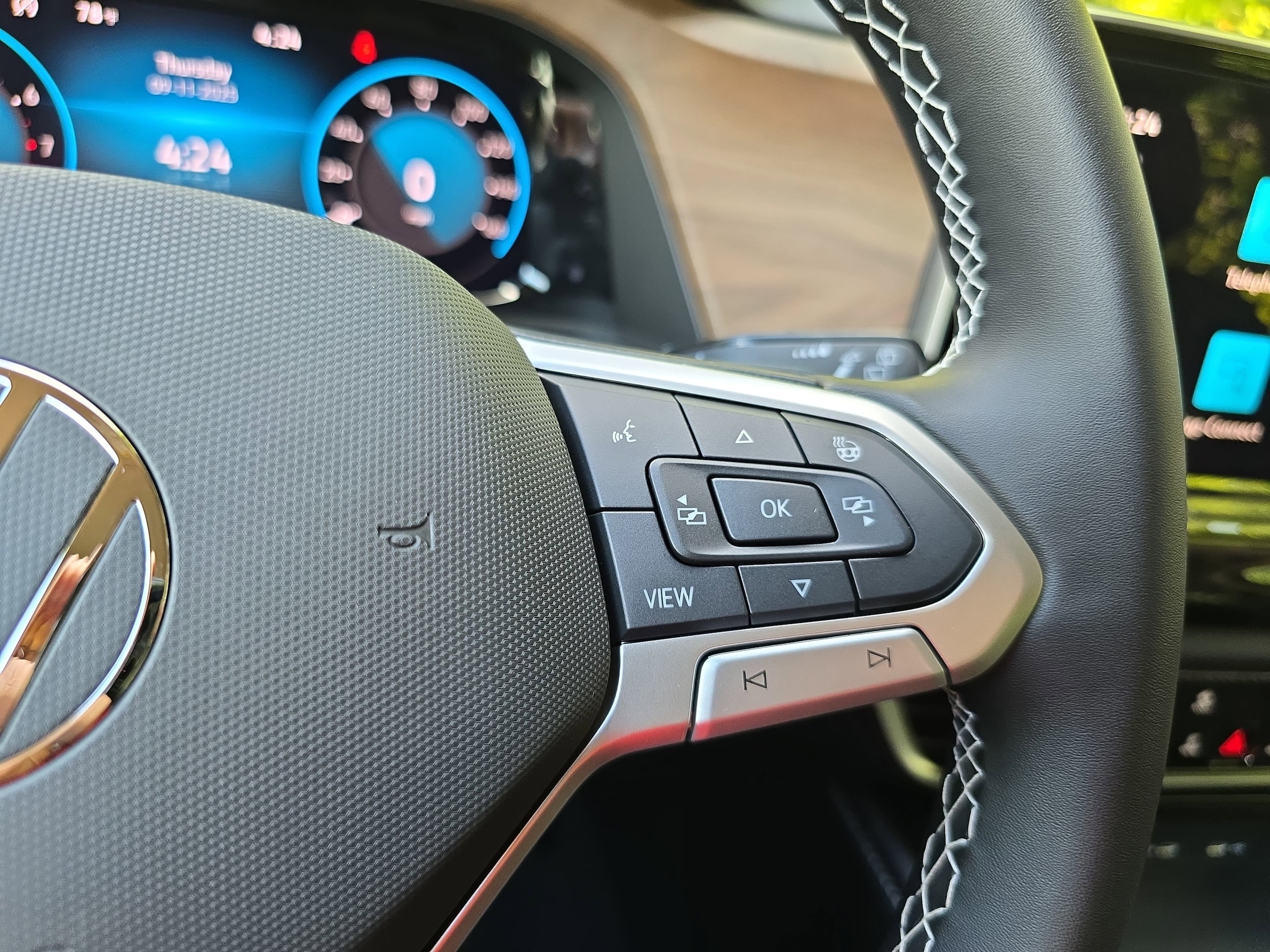 2026 Volkswagen Atlas SE w/Tech - Photo 19