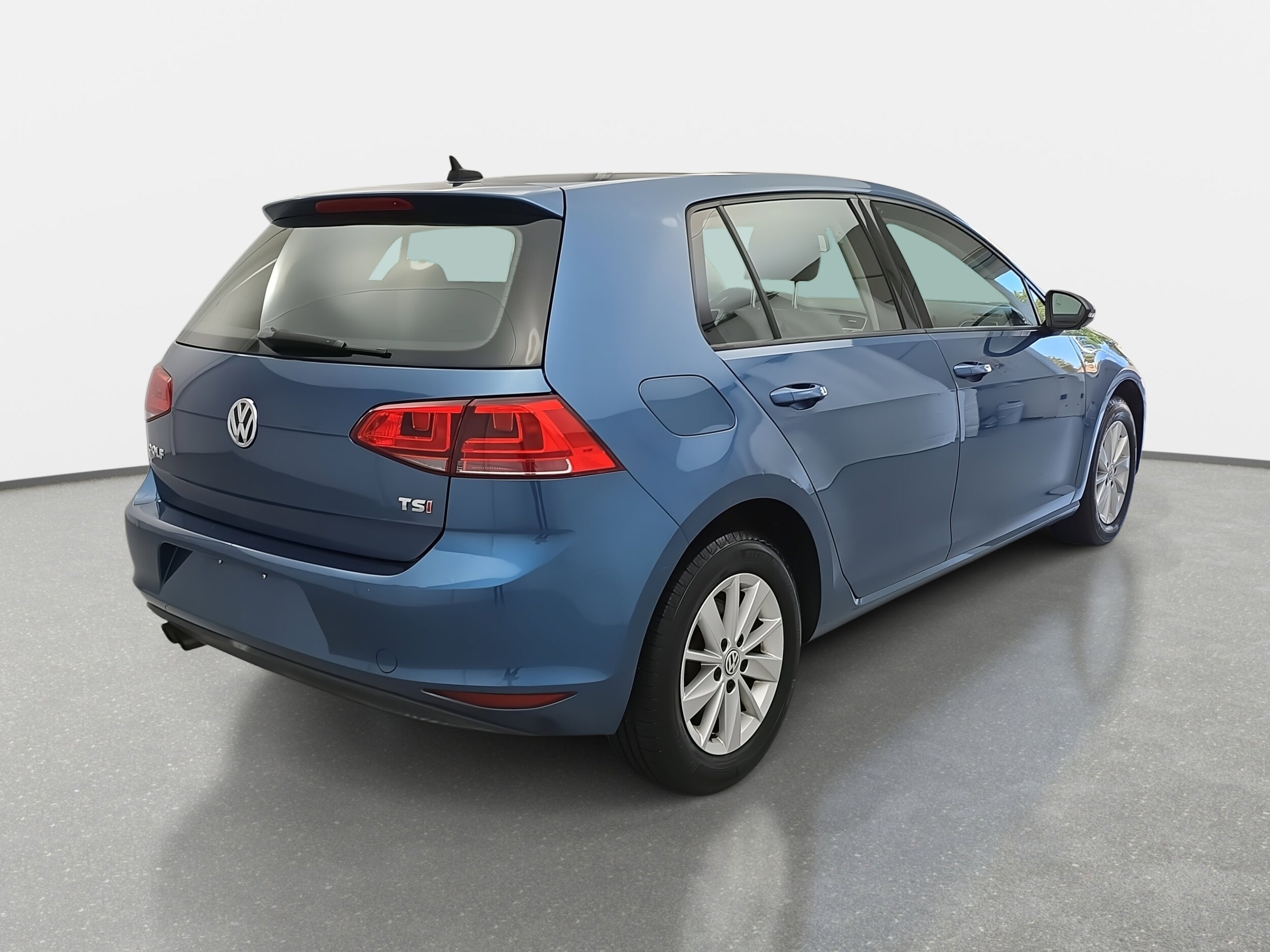 2015 Volkswagen Golf TSI photo 3