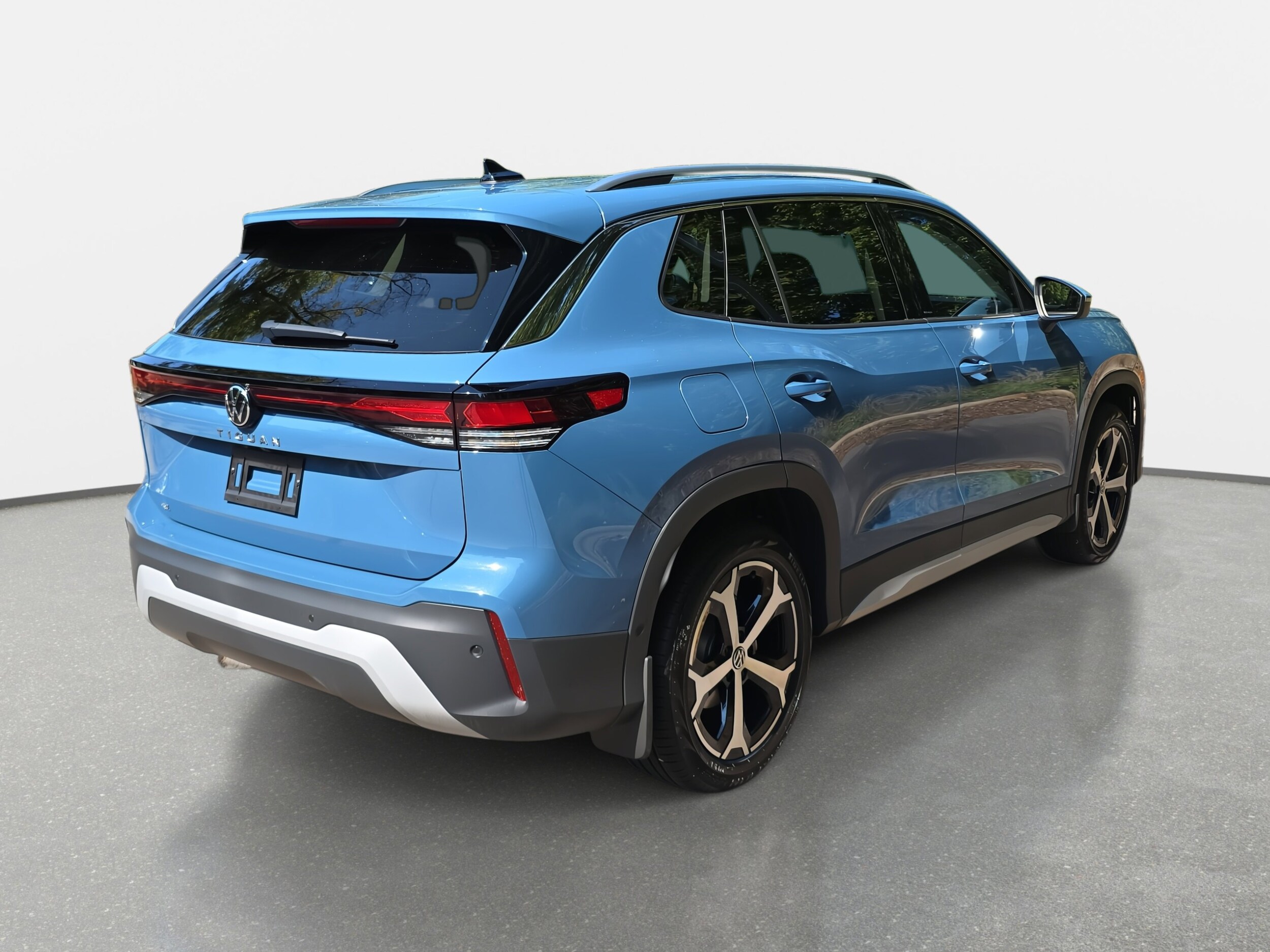 2025 Volkswagen Tiguan SE photo 3