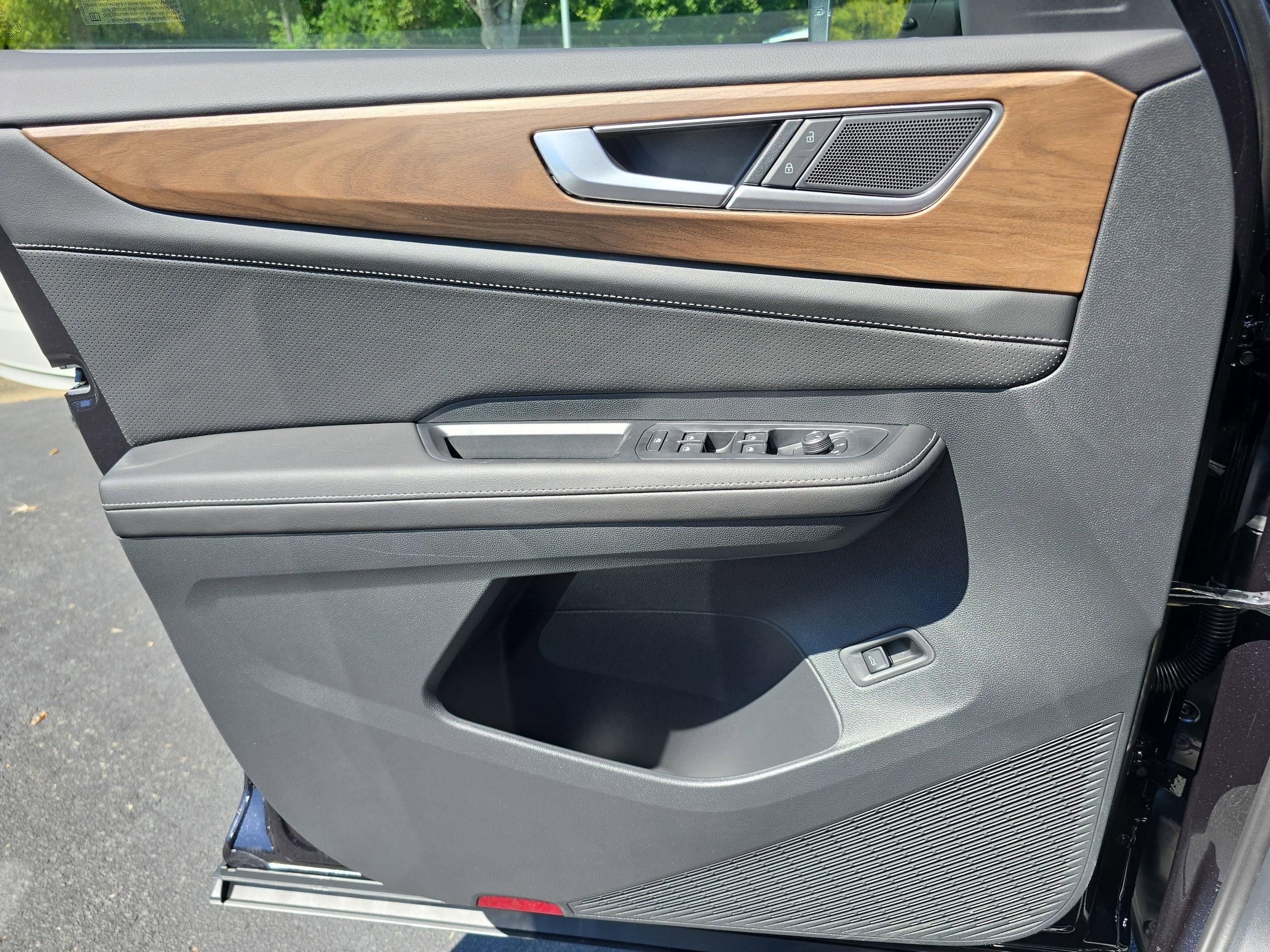 2026 Volkswagen Atlas SE w/Tech - Photo 28