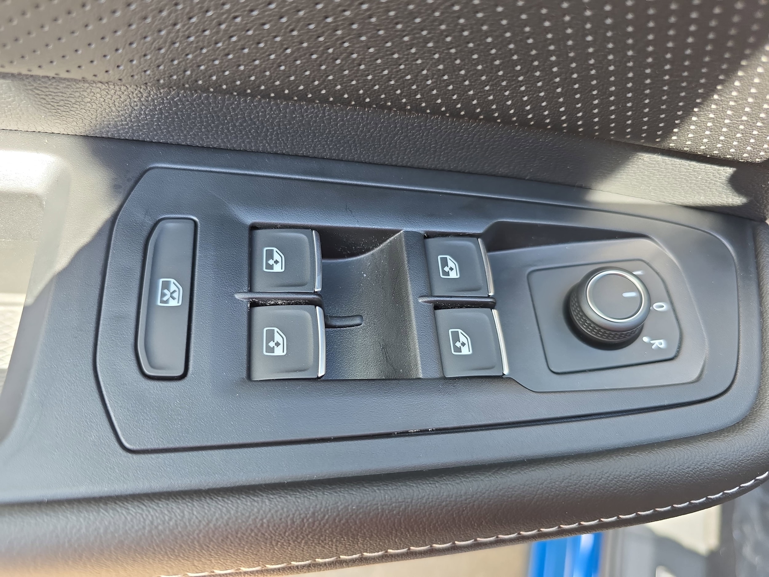 2026 Volkswagen Atlas Cross Sport SE w/Tech - Photo 28