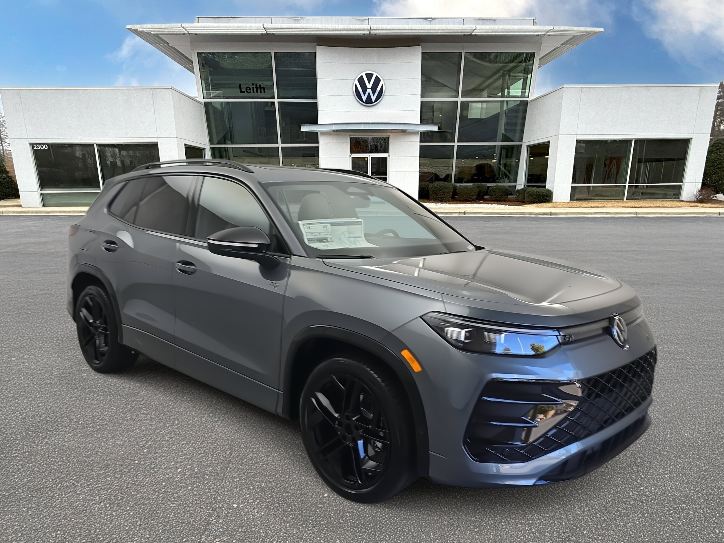 2026 Volkswagen Tiguan SE R-LINE BLACK's photo