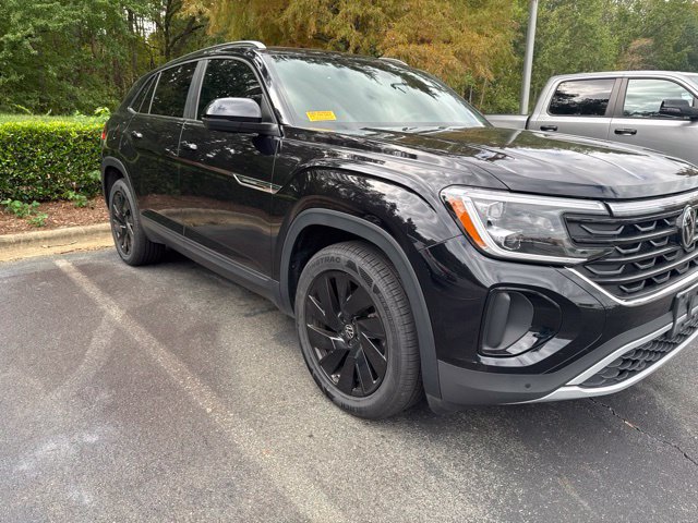 Used 2024 Volkswagen Atlas Cross Sport 2.0T SE w/Technology SUV