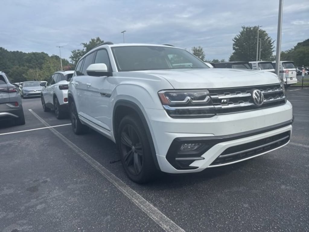 Used 2020 Volkswagen Atlas 3.6L V6 SE w/Technology R-Line 4MOTION SUV