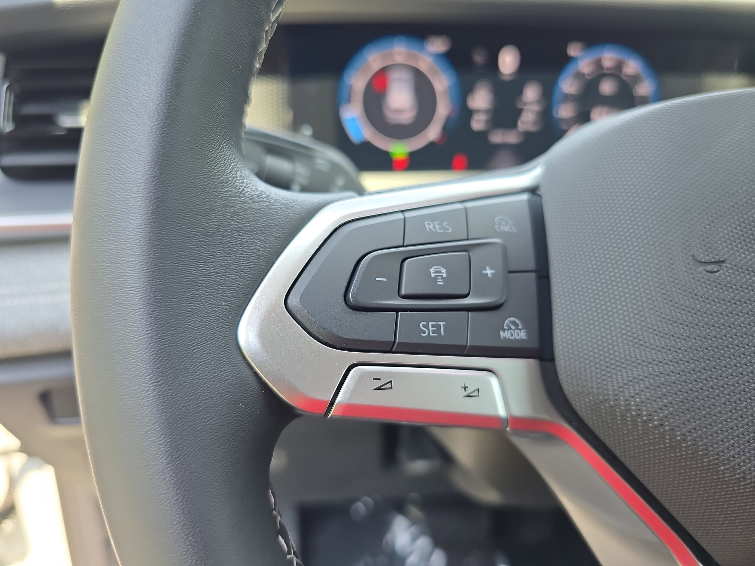 2025 Volkswagen Tiguan S - Photo 16