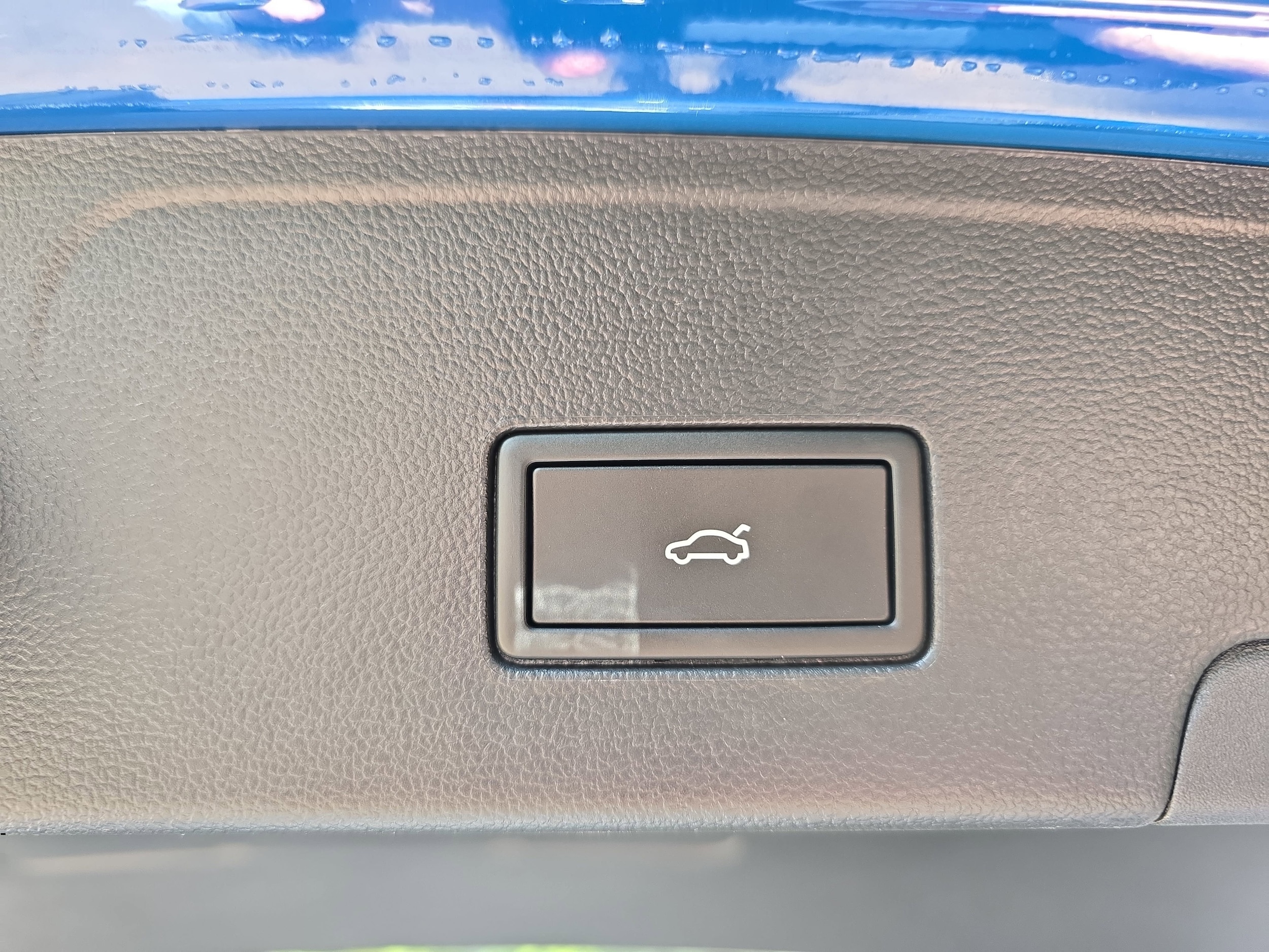 2026 Volkswagen Atlas Cross Sport SE w/Tech - Photo 13