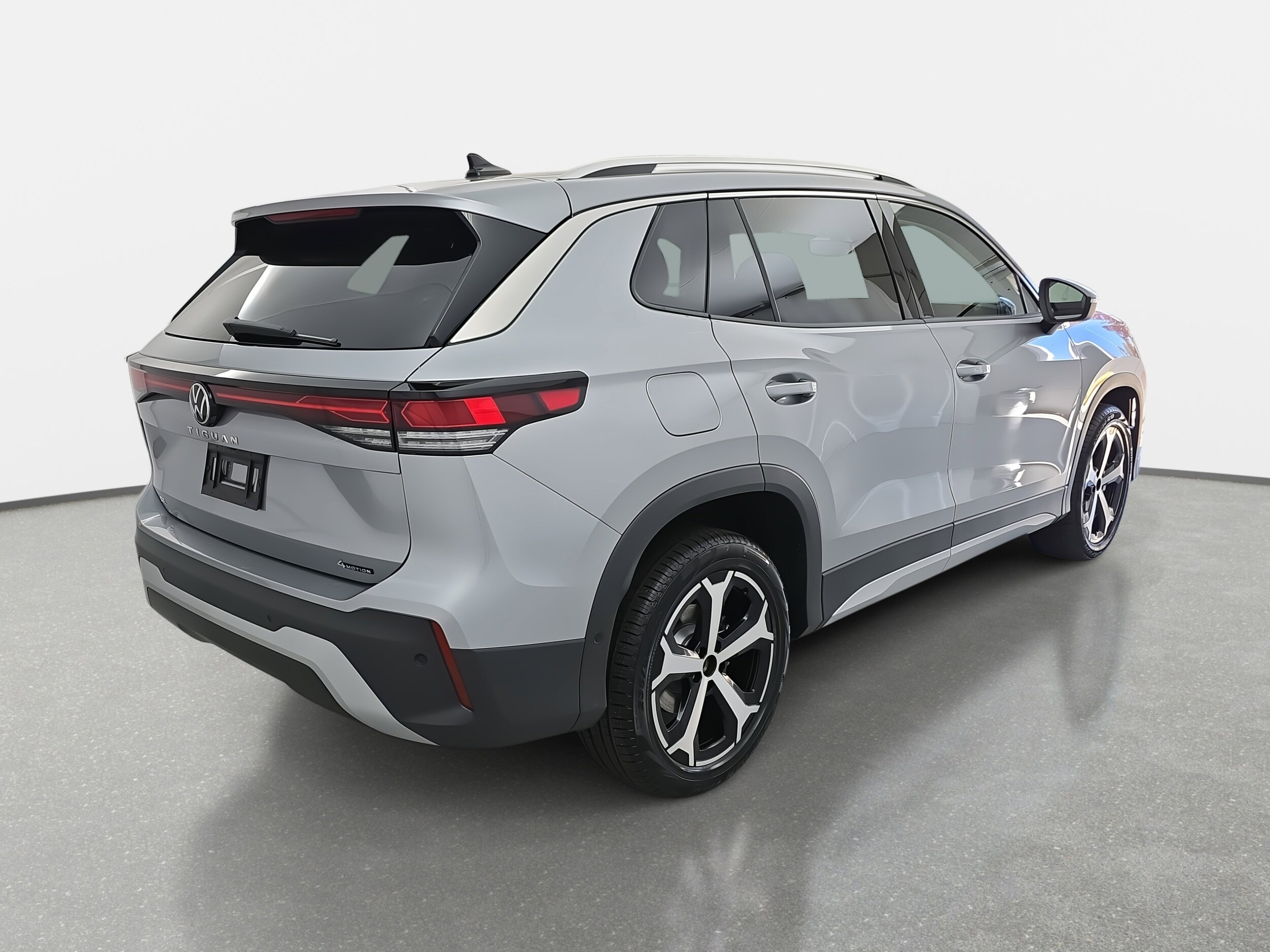 2026 Volkswagen Tiguan SE photo 3