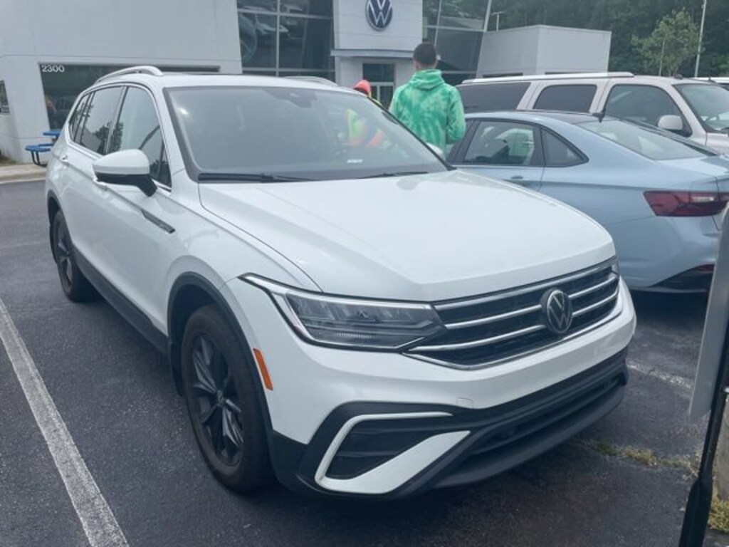 Used 2024 Volkswagen Tiguan 2.0T SE SUV