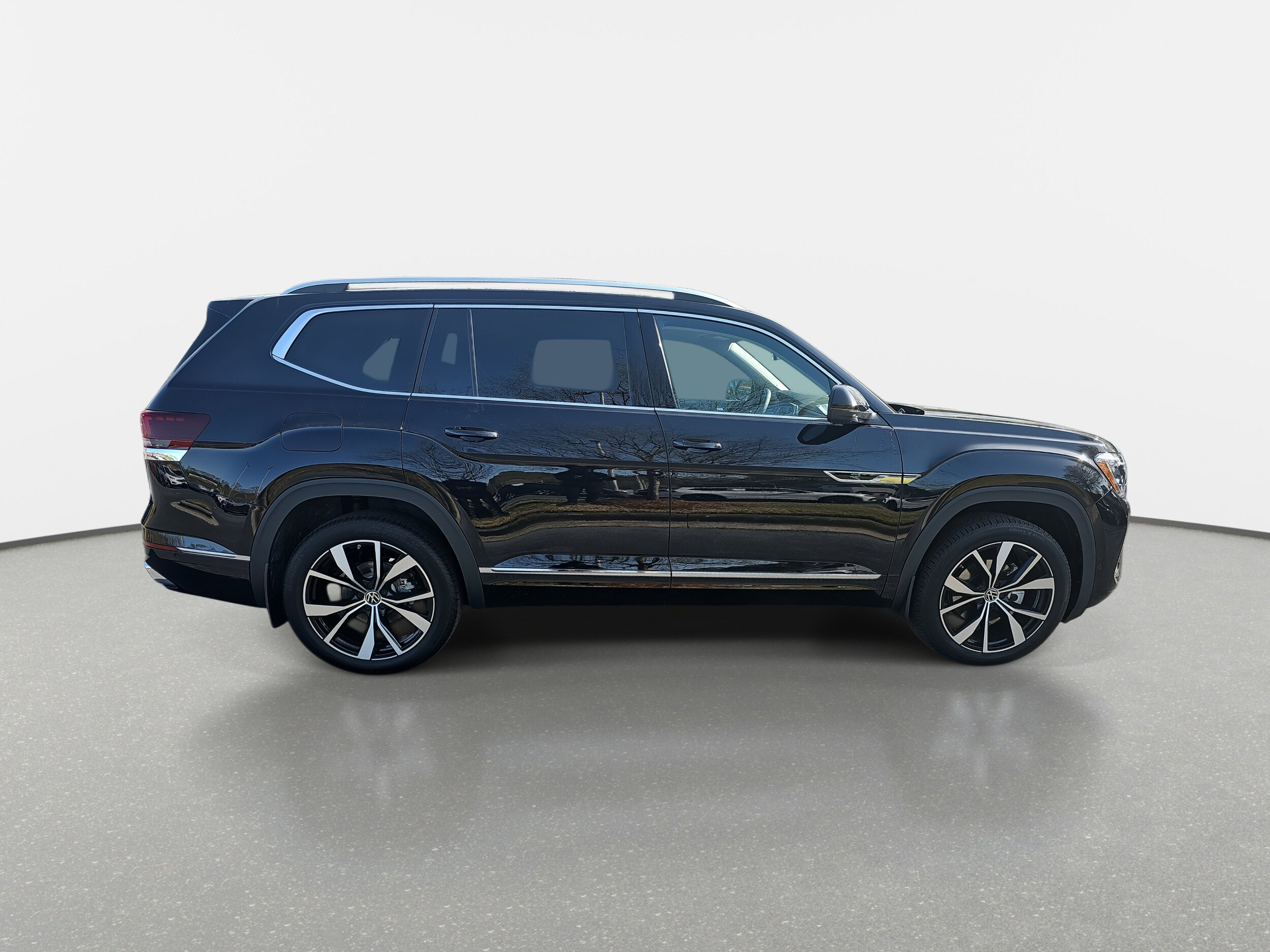 2025 Volkswagen Atlas SEL Premium R-Line photo 2
