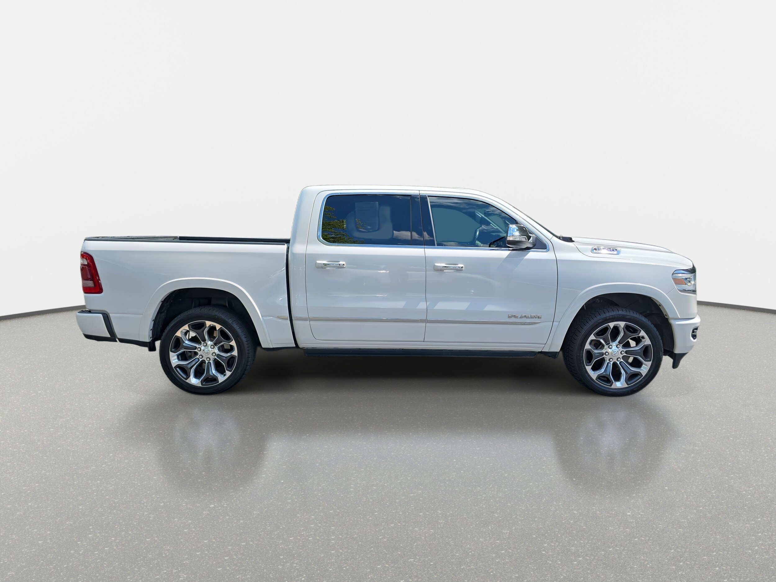 2021 Ram 1500 Limited photo 2