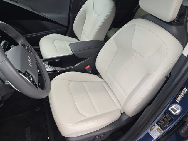 2023 Kia Niro EX - Photo 14
