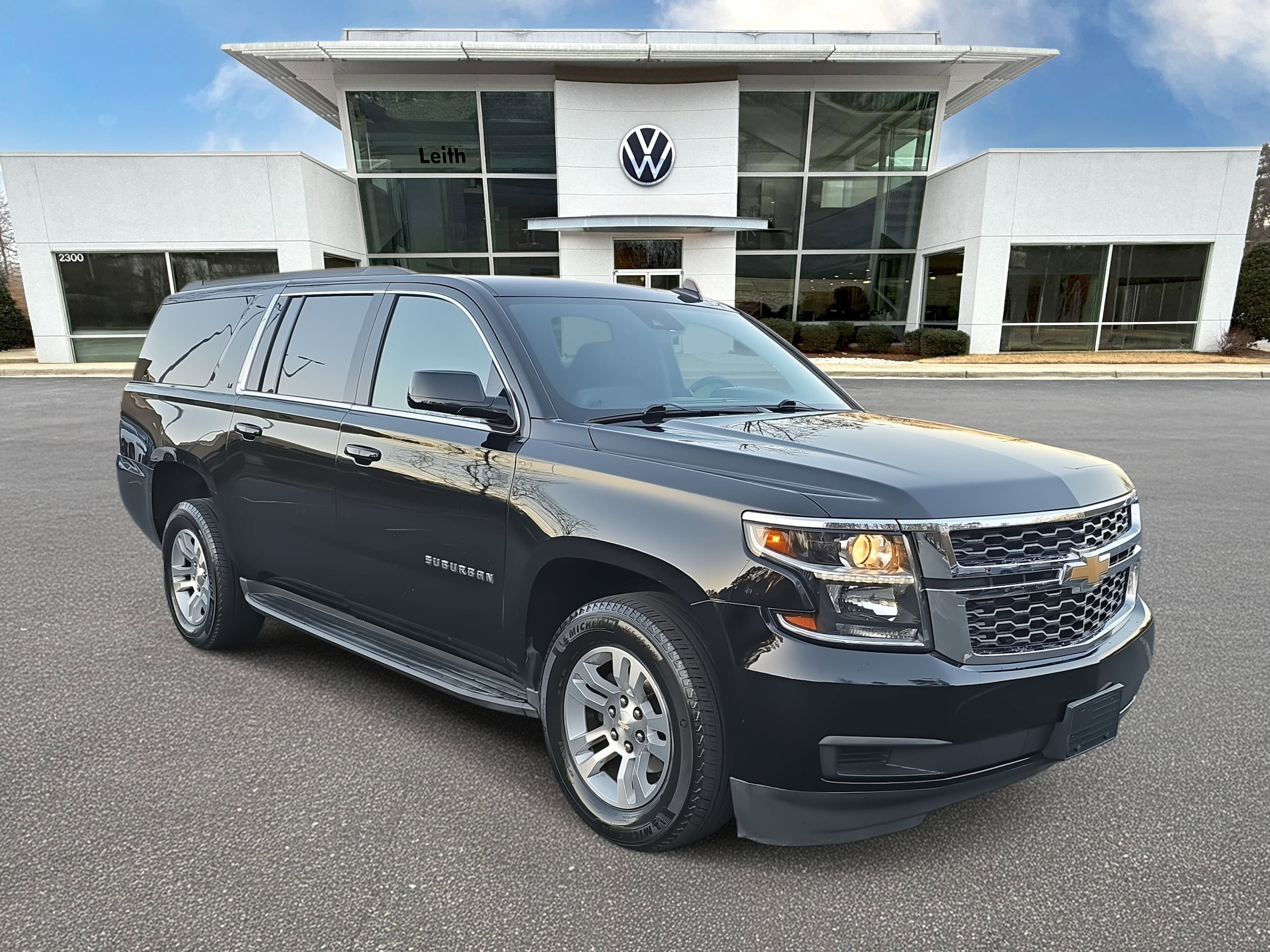 2019 Chevrolet Suburban LT's photo