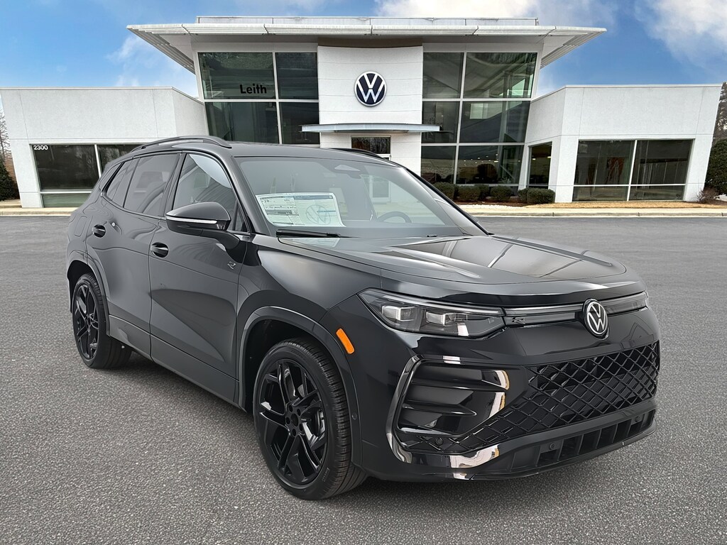 New 2026 Volkswagen Tiguan 2.0T SE R-Line Black SUV