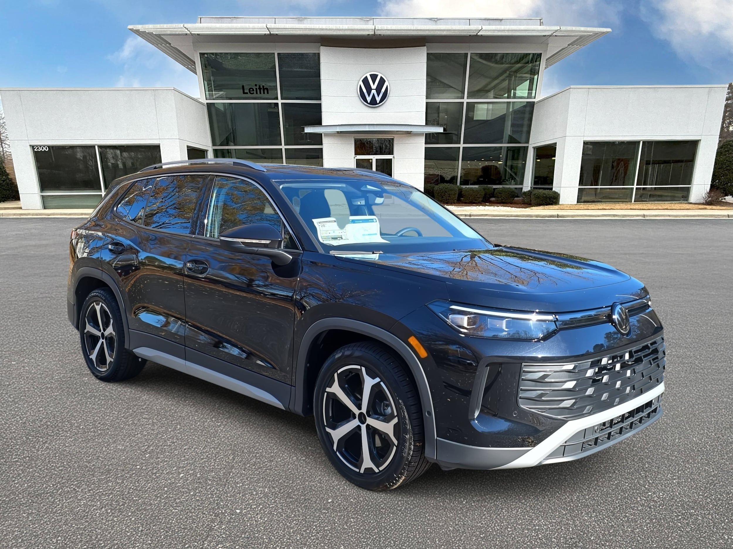 2026 Volkswagen Tiguan SE's photo