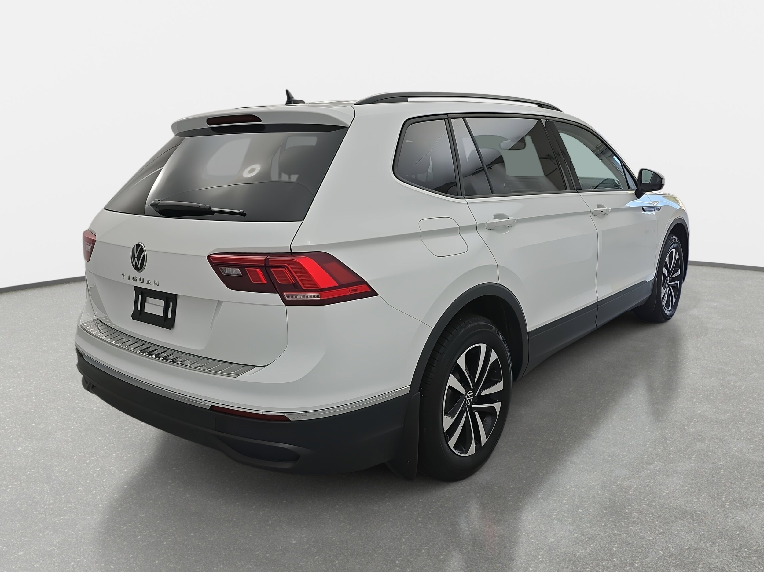 2024 Volkswagen Tiguan S photo 2