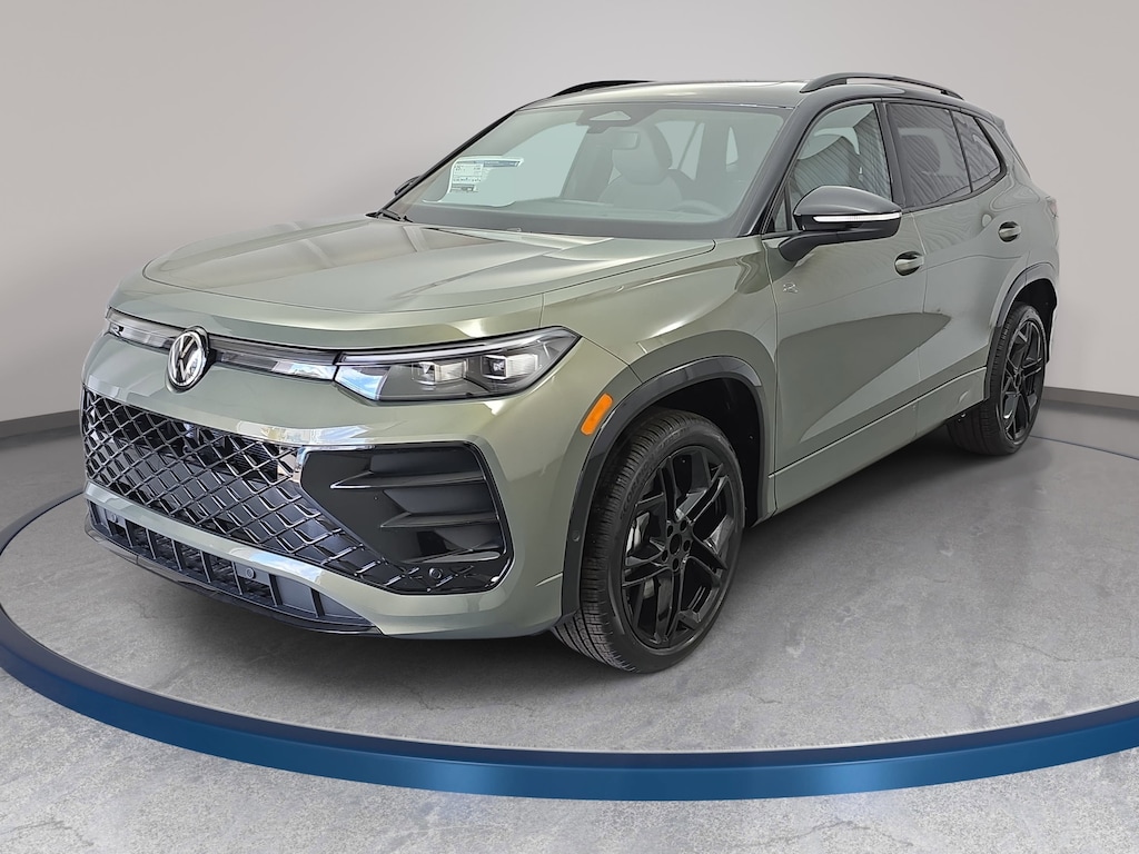 New 2026 Volkswagen Tiguan 2.0T SE R-Line Black SUV